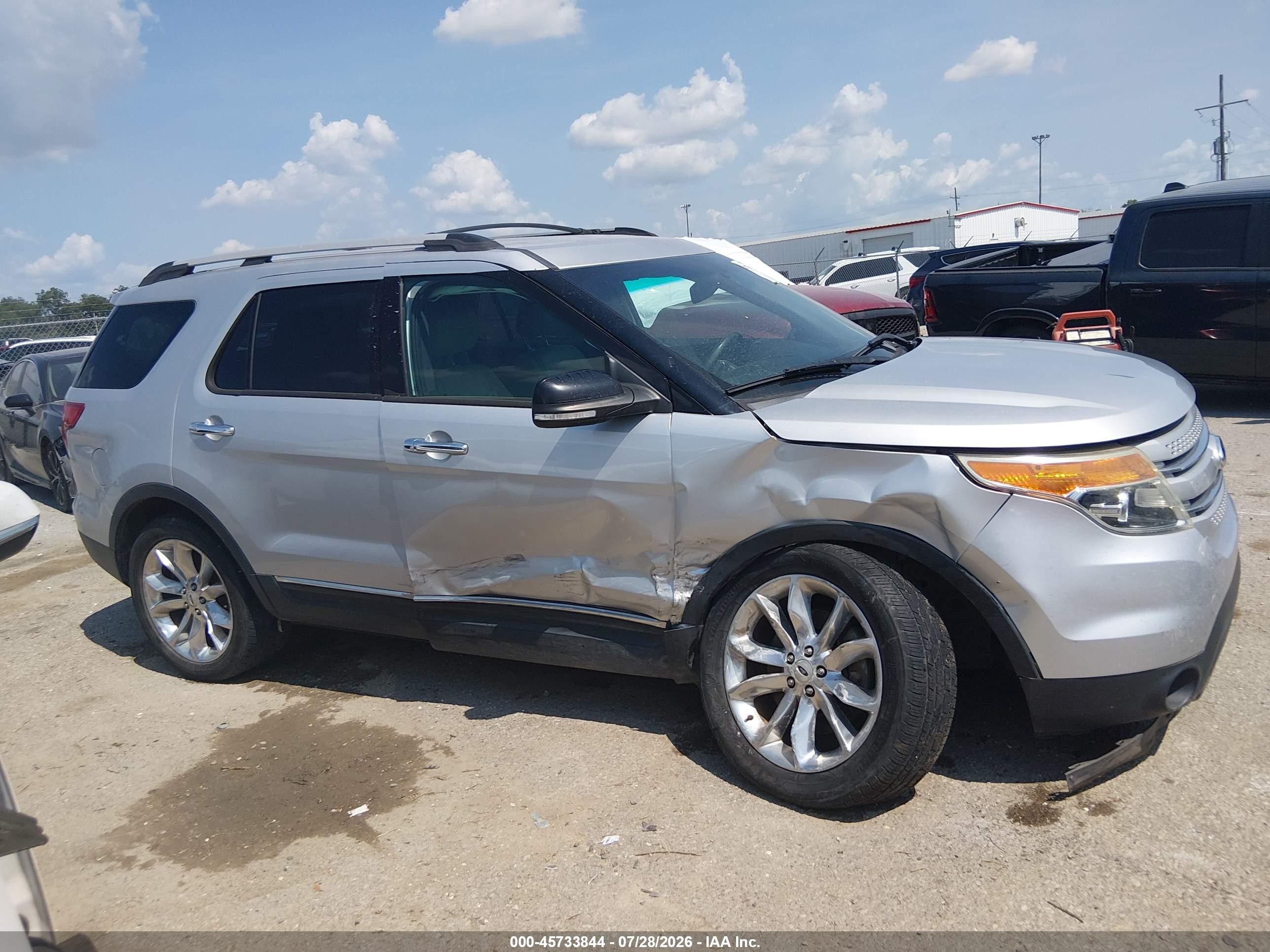 2014 Ford Explorer Xlt Silver vin: 1FM5K7D89EGA58062