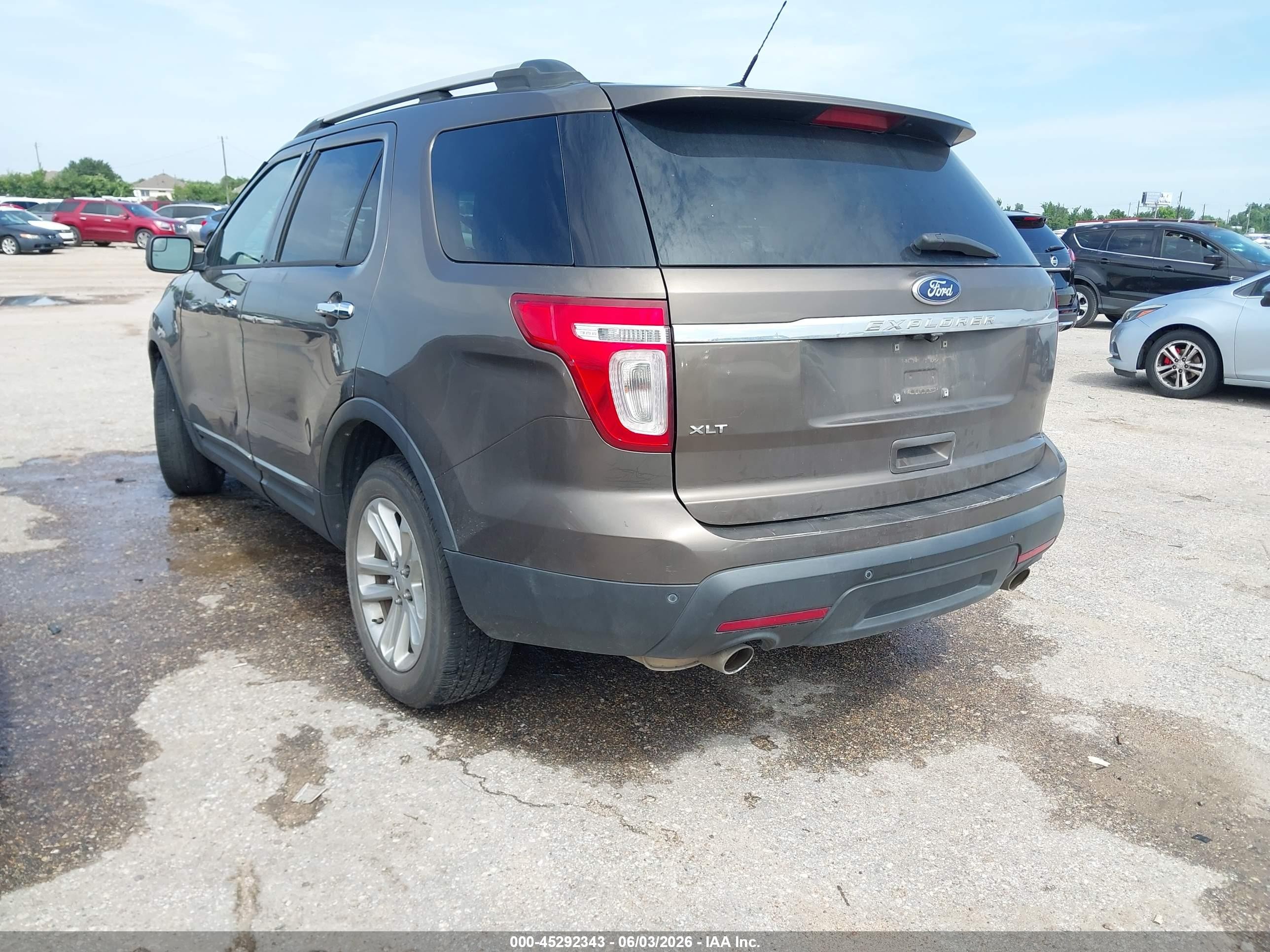 2015 Ford Explorer Xlt Brown vin: 1FM5K7D89FGA25614