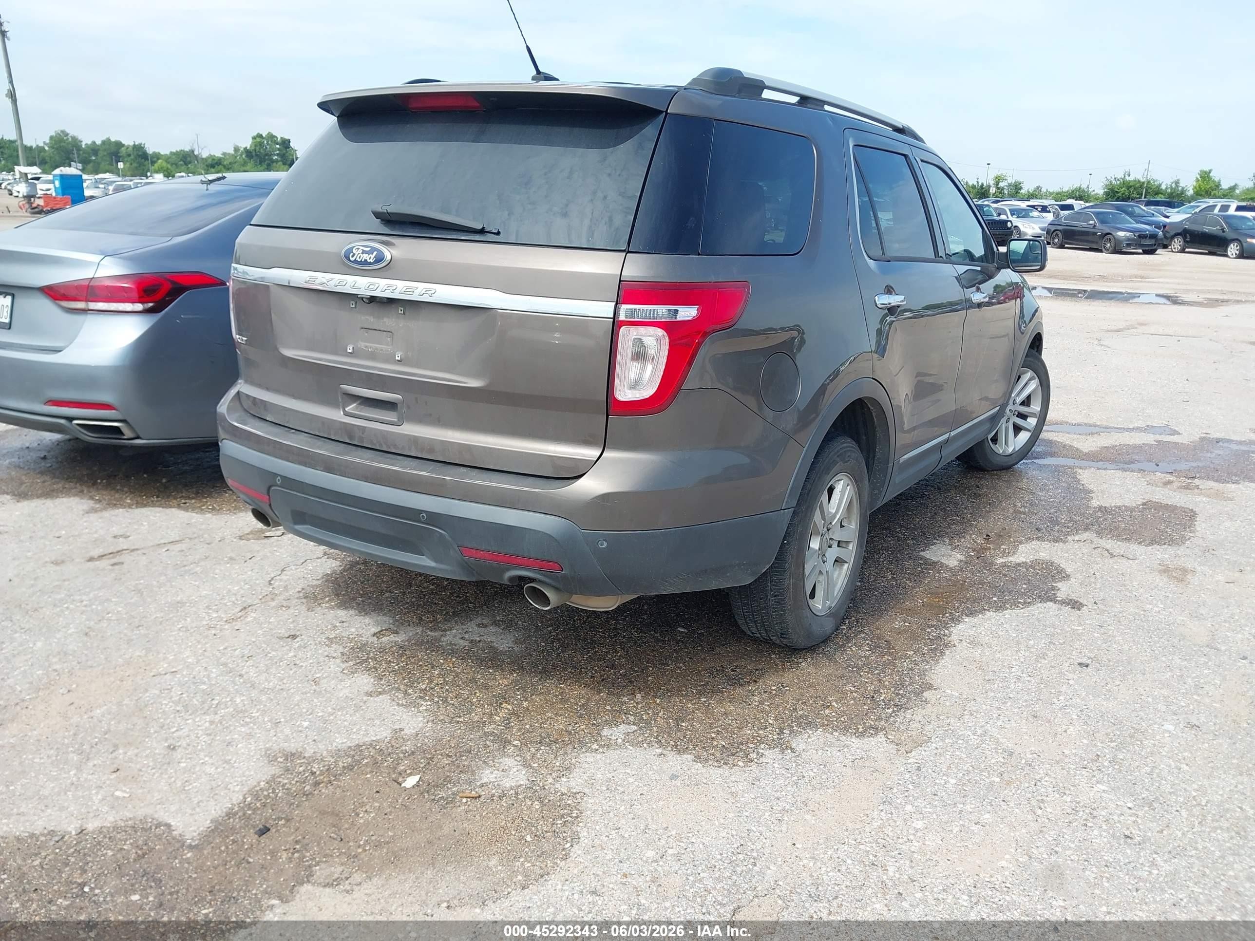 2015 Ford Explorer Xlt Brown vin: 1FM5K7D89FGA25614