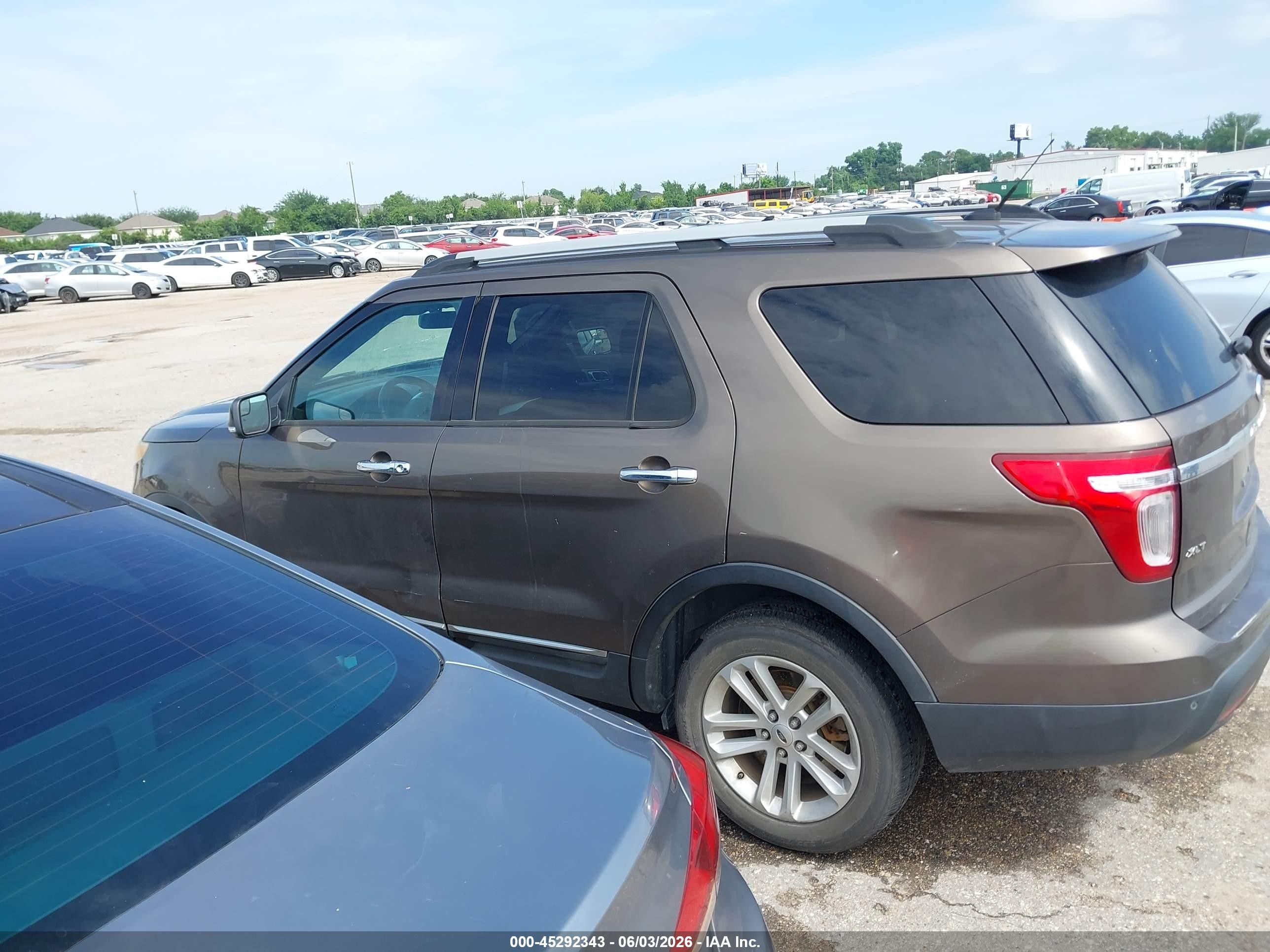 2015 Ford Explorer Xlt Brown vin: 1FM5K7D89FGA25614