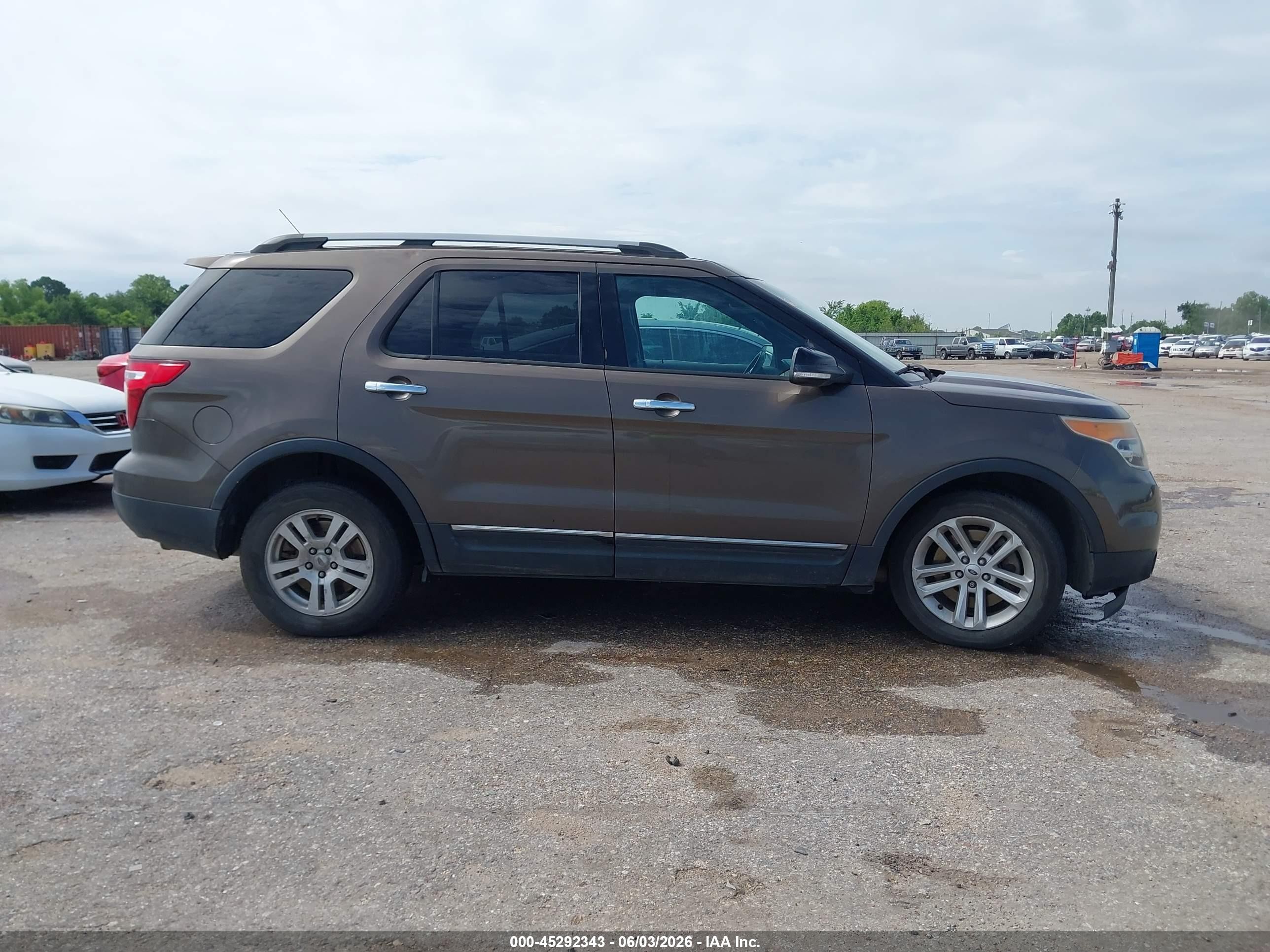 2015 Ford Explorer Xlt Brown vin: 1FM5K7D89FGA25614