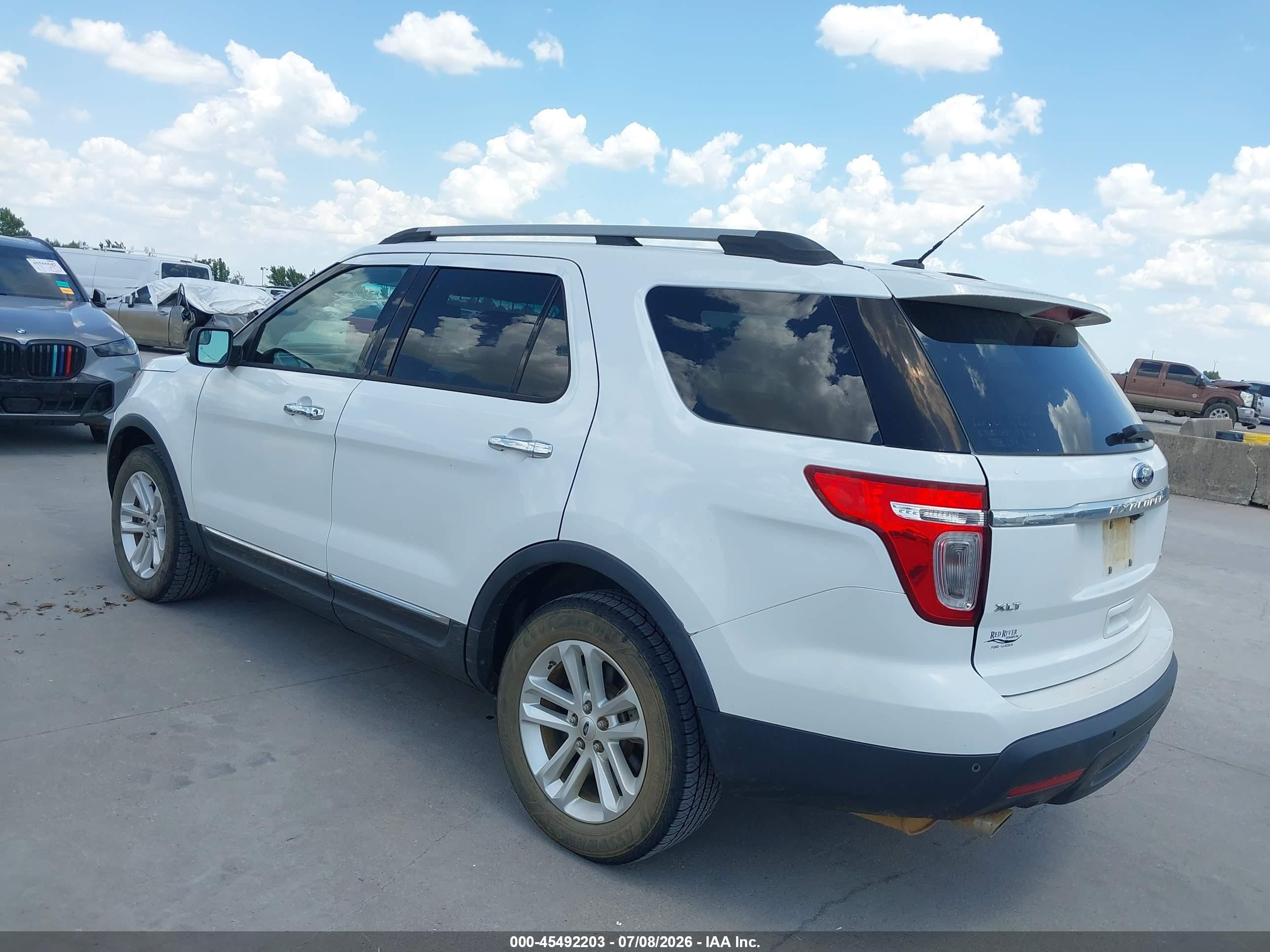 2015 Ford Explorer Xlt White vin: 1FM5K7D89FGB01722