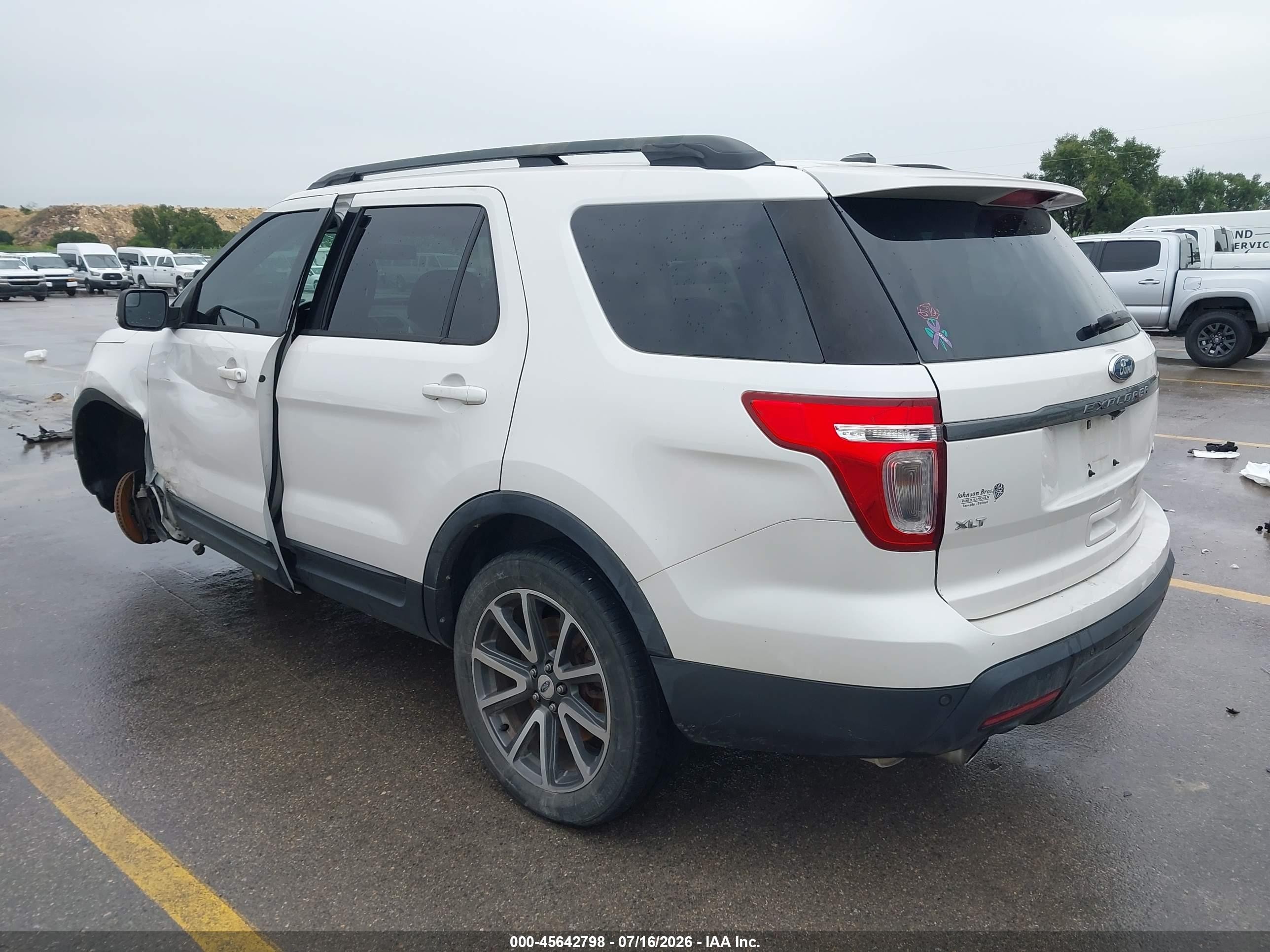 2015 Ford Explorer Xlt White vin: 1FM5K7D89FGC15560