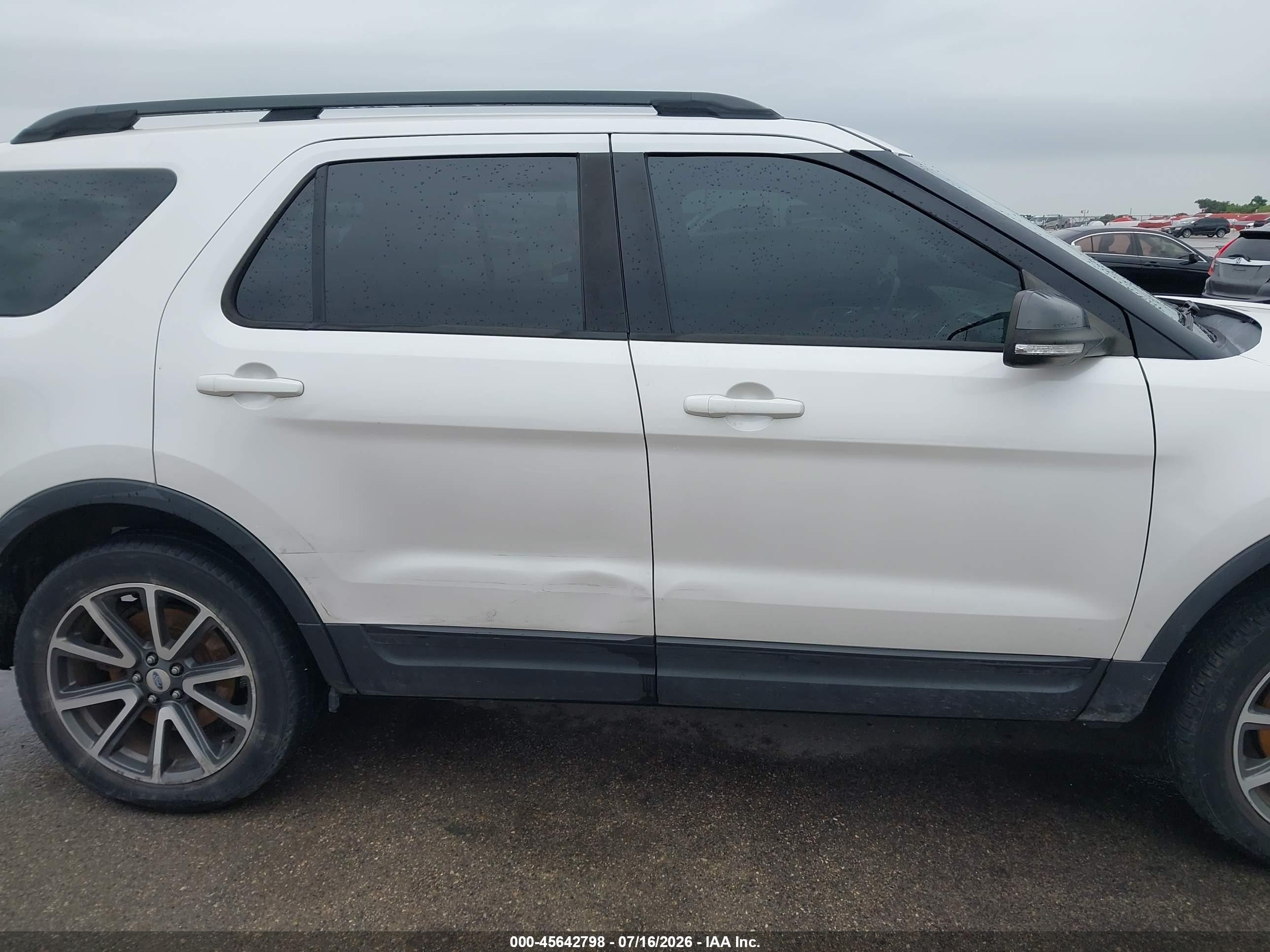 2015 Ford Explorer Xlt White vin: 1FM5K7D89FGC15560