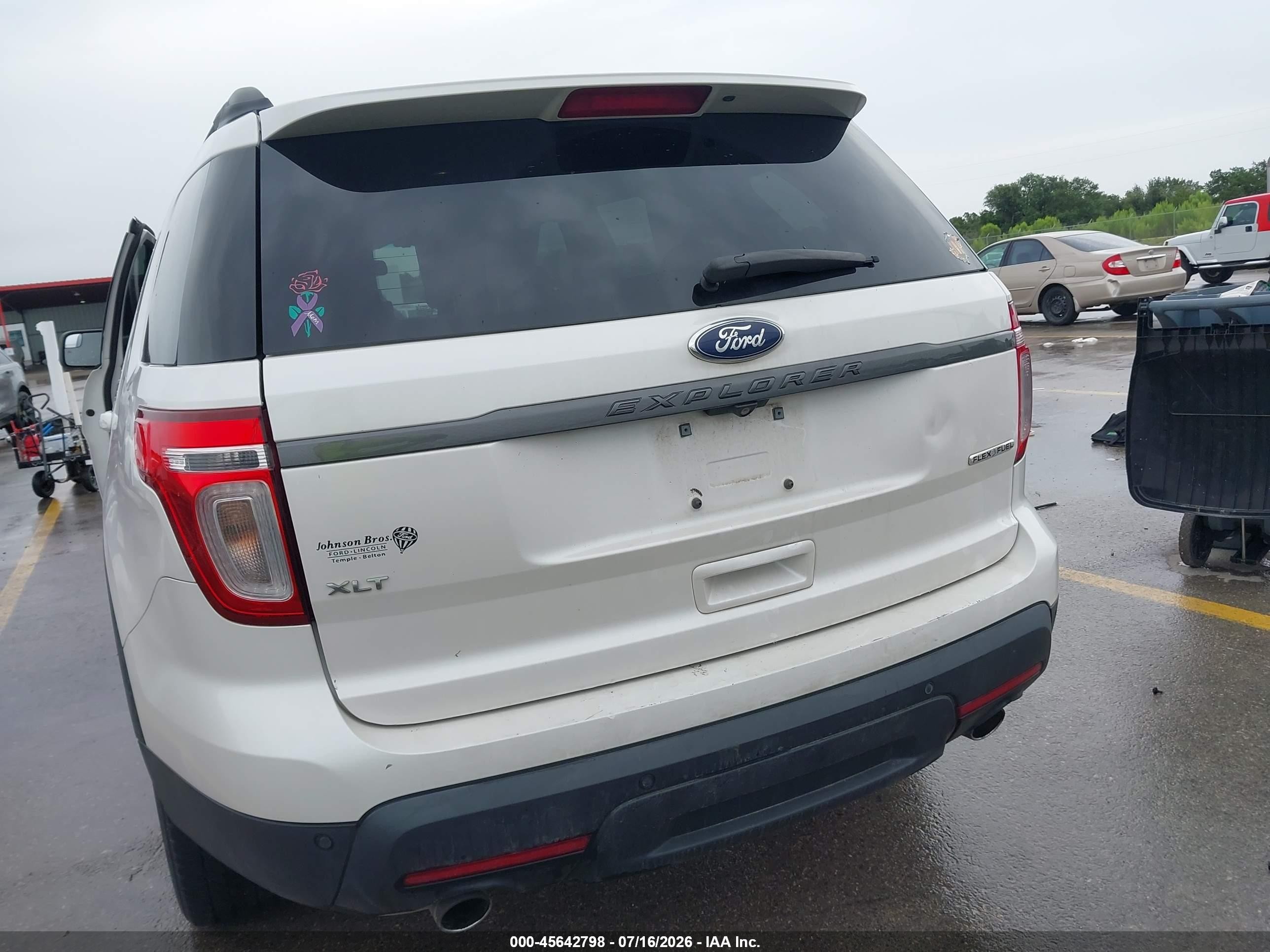 2015 Ford Explorer Xlt White vin: 1FM5K7D89FGC15560