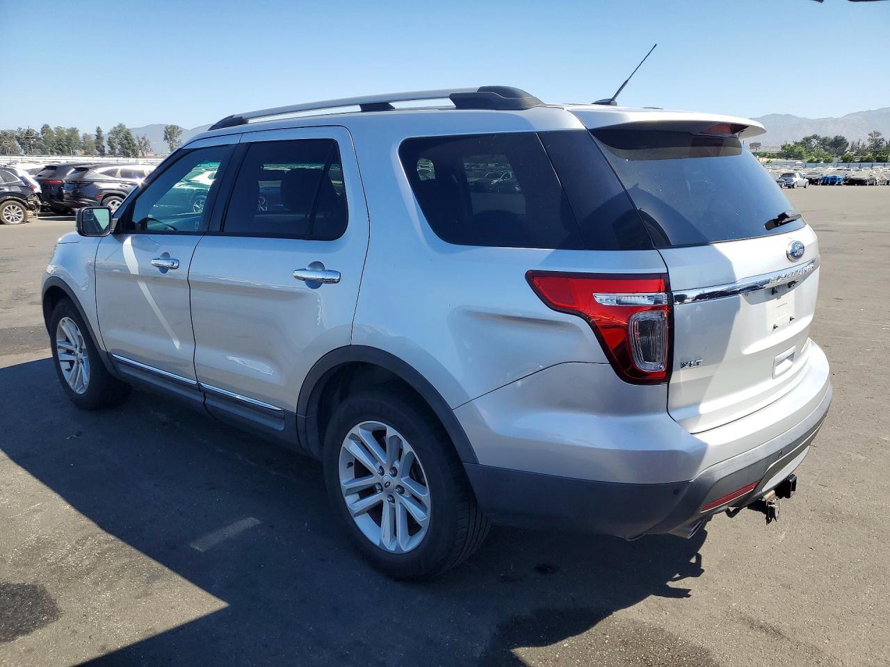 2015 Ford Explorer Xlt Silver vin: 1FM5K7D89FGC39986
