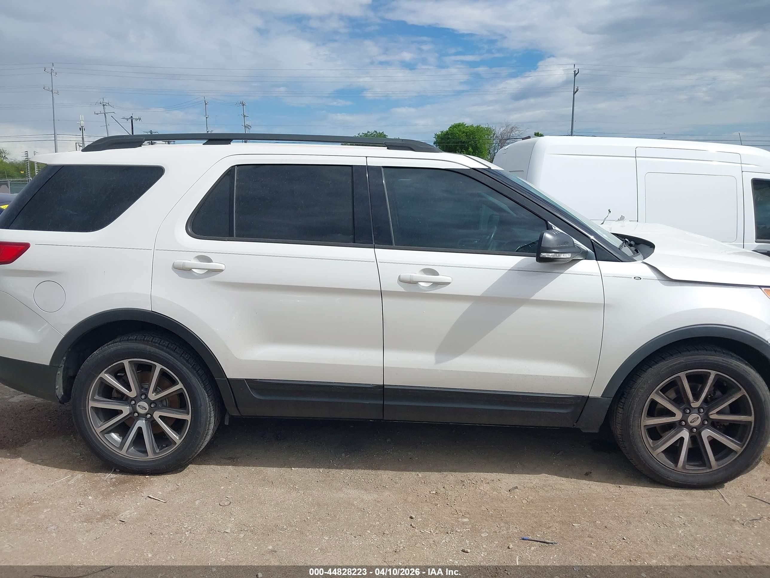 2015 Ford Explorer Xlt White vin: 1FM5K7D89FGC62569