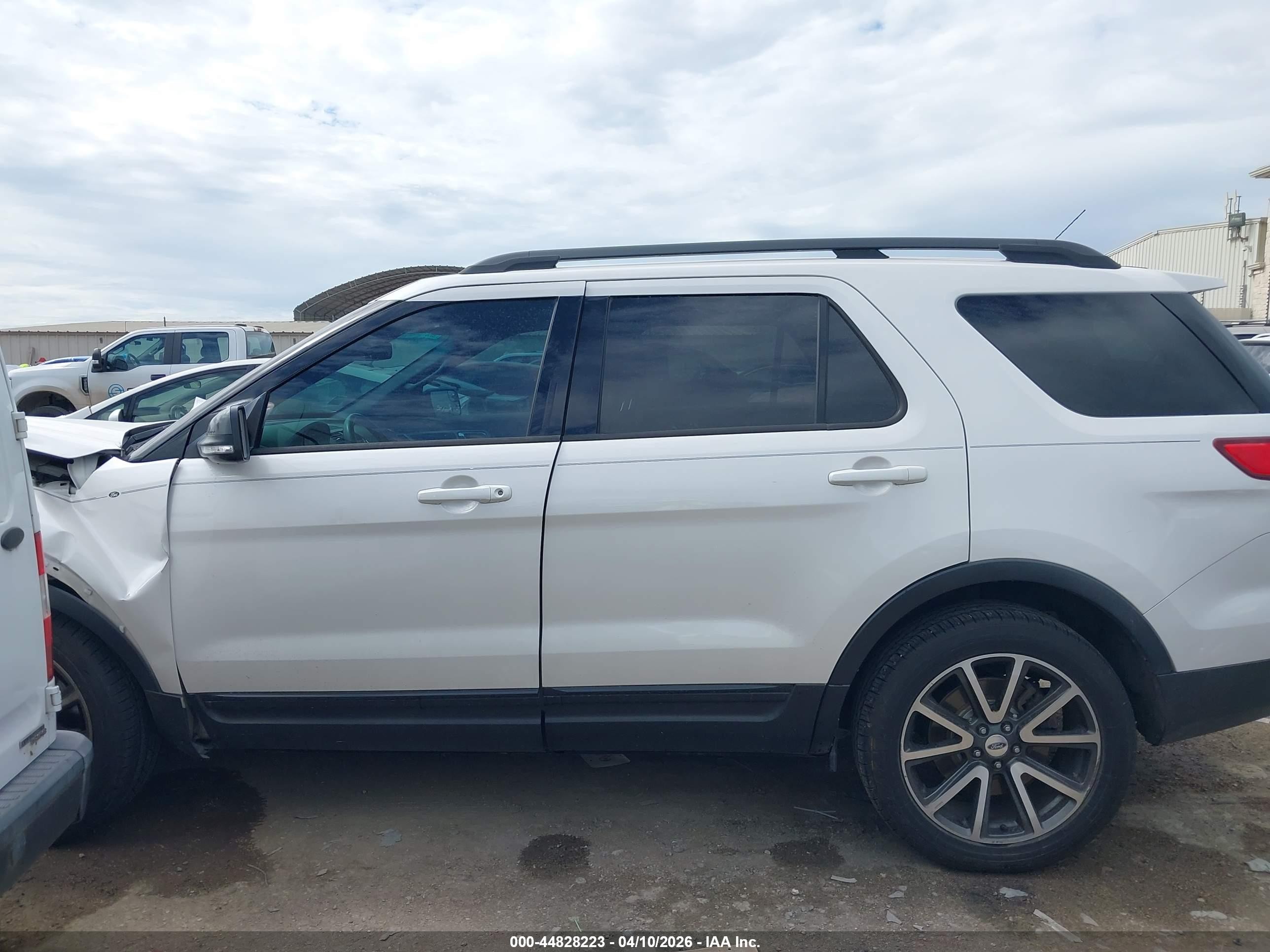 2015 Ford Explorer Xlt White vin: 1FM5K7D89FGC62569
