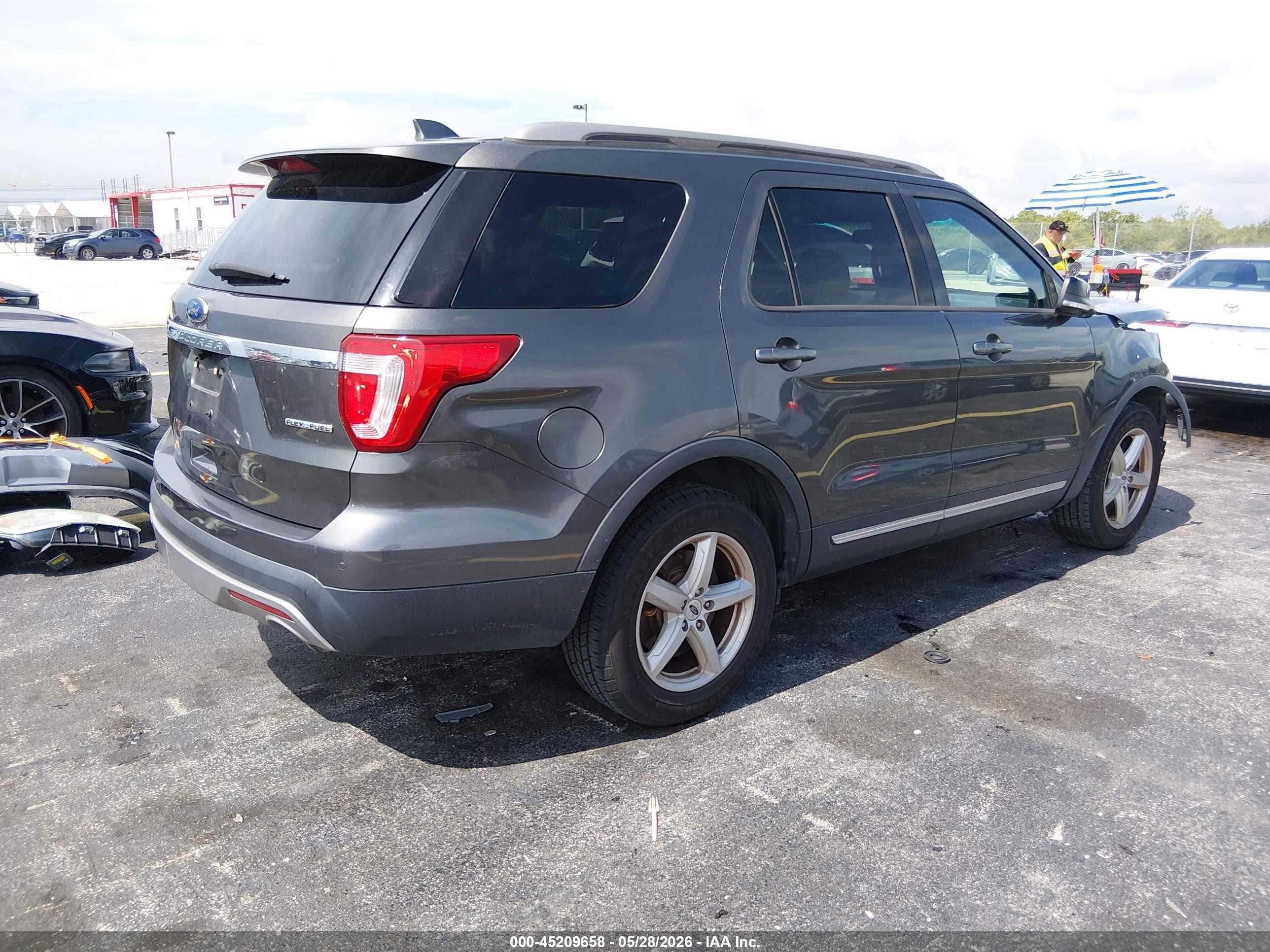 2016 Ford Explorer Xlt Gray vin: 1FM5K7D89GGC54859