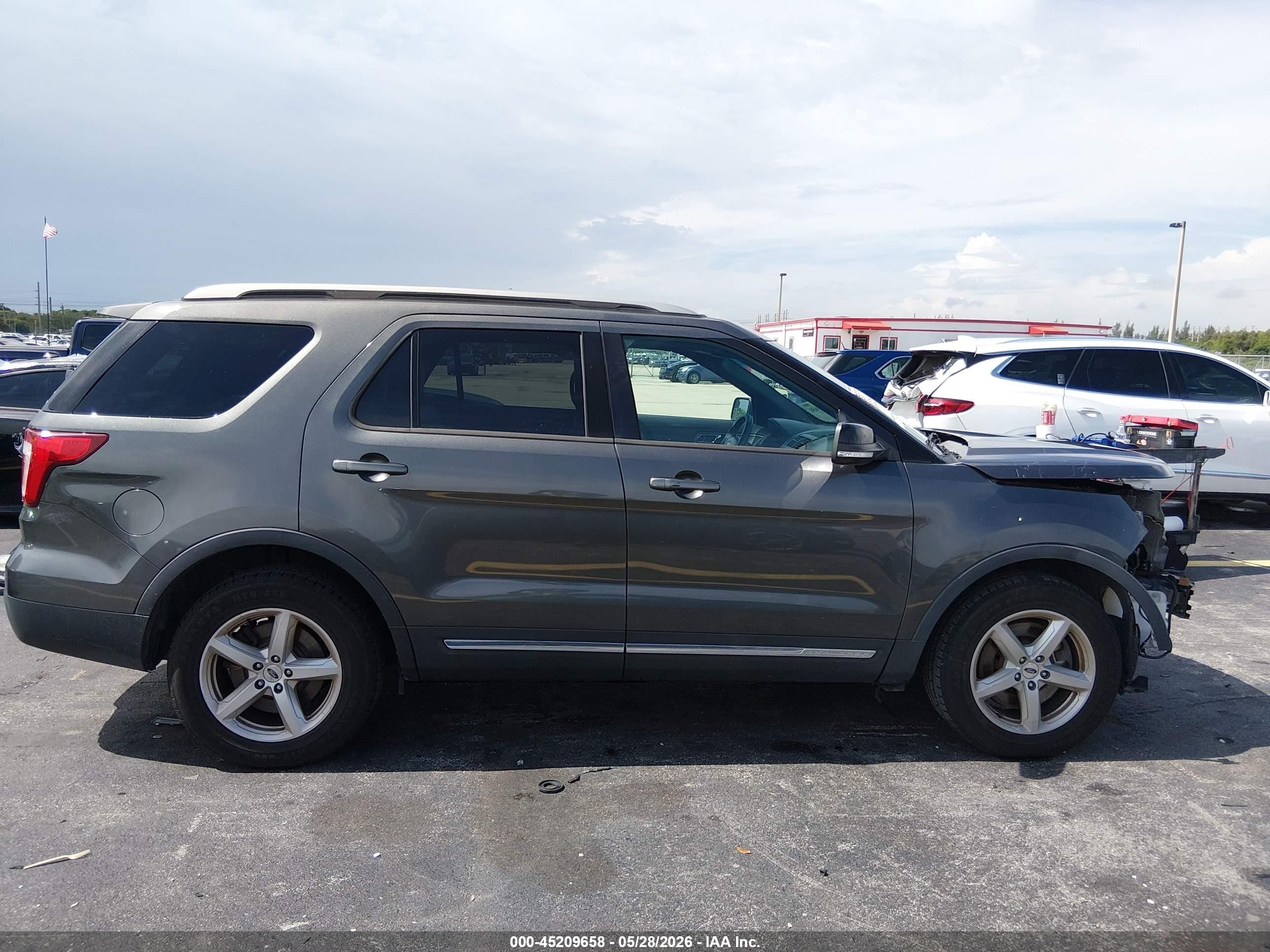 2016 Ford Explorer Xlt Gray vin: 1FM5K7D89GGC54859