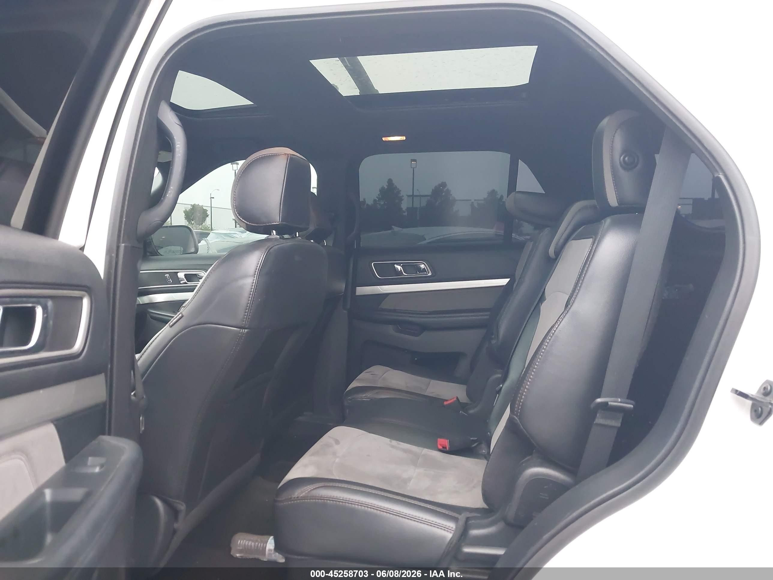 2017 Ford Explorer Xlt White vin: 1FM5K7D89HGD42036