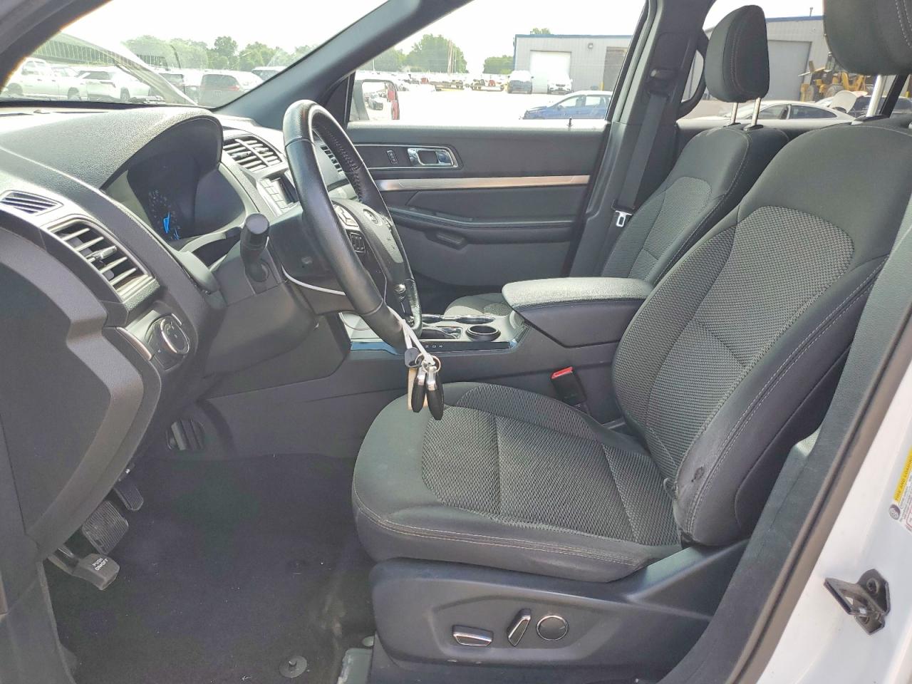 2018 Ford Explorer Xlt Белый vin: 1FM5K7D89JGB30176