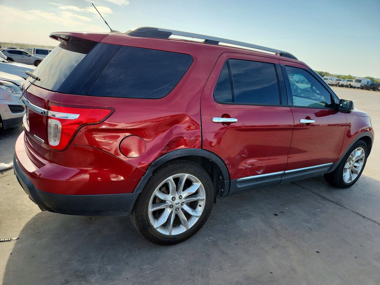 2013 Ford Explorer Xlt Red vin: 1FM5K7D8XDGC14530