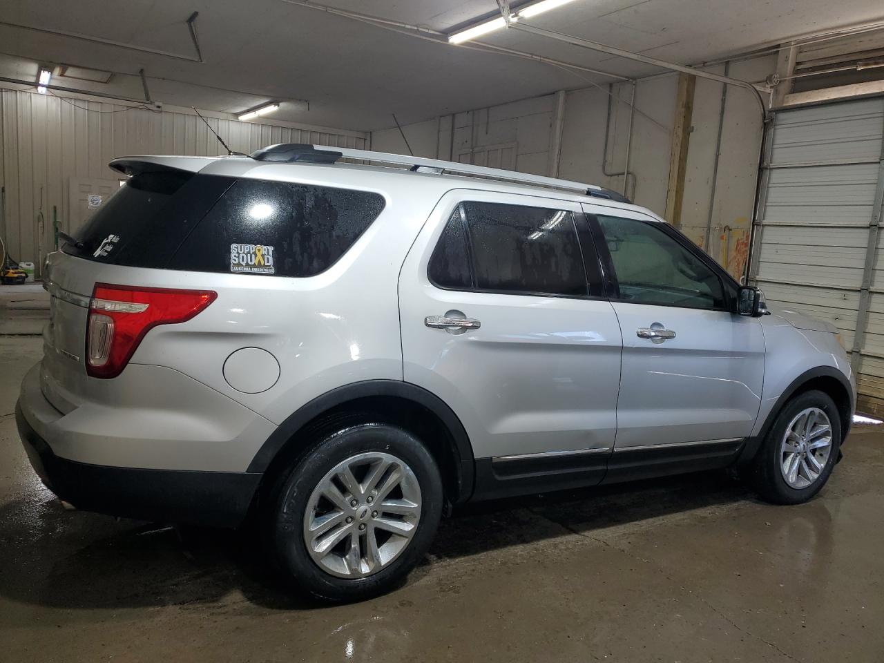 2013 Ford Explorer Xlt Серебряный vin: 1FM5K7D8XDGC25267 Damage: Right Rear Door, Dent(S) W/ Paint Dmg, 5 To 6 Inches