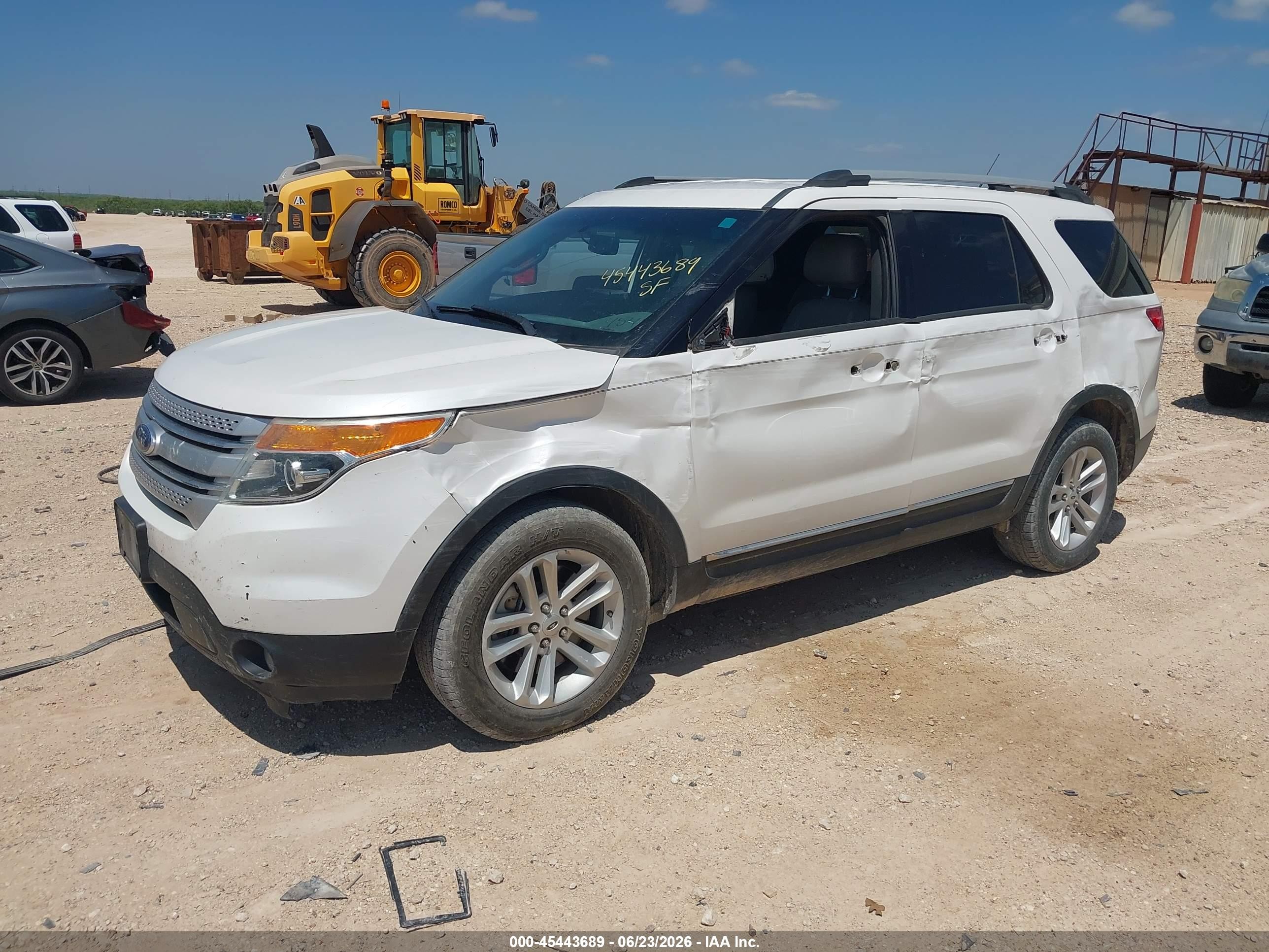 2014 Ford Explorer Xlt White vin: 1FM5K7D8XEGA07945
