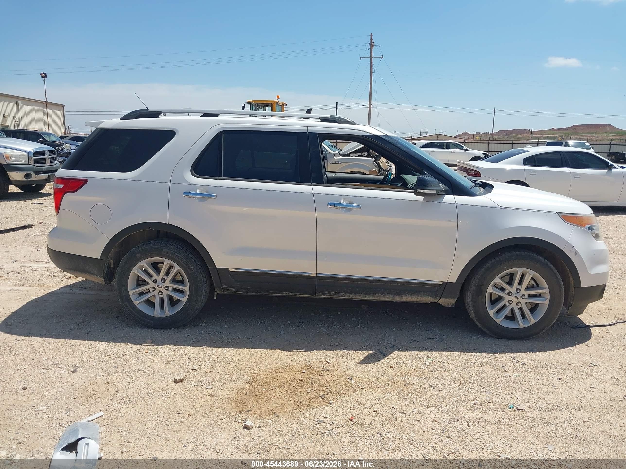 2014 Ford Explorer Xlt White vin: 1FM5K7D8XEGA07945