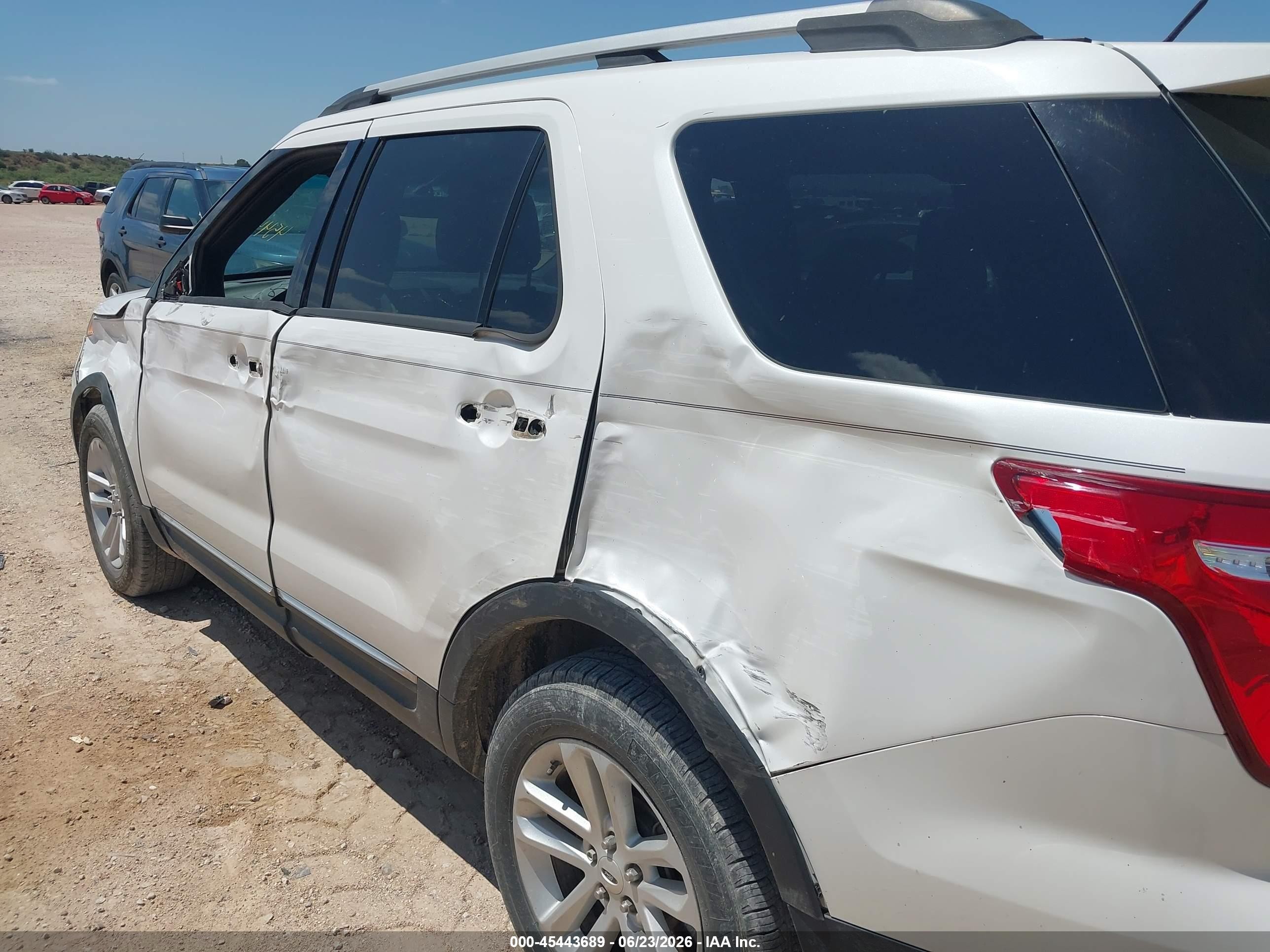 2014 Ford Explorer Xlt White vin: 1FM5K7D8XEGA07945