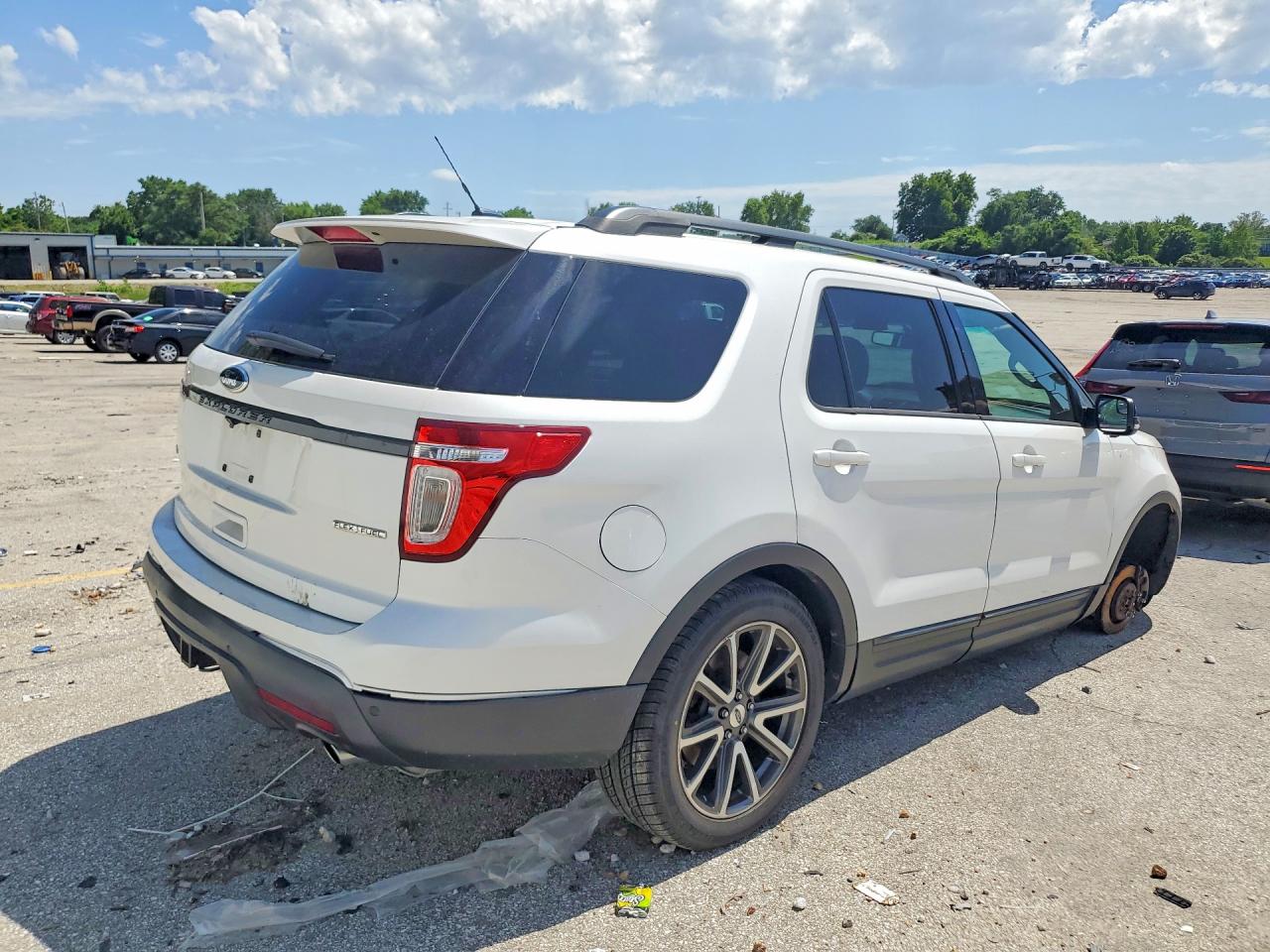 2015 Ford Explorer Xlt White vin: 1FM5K7D8XFGA24469