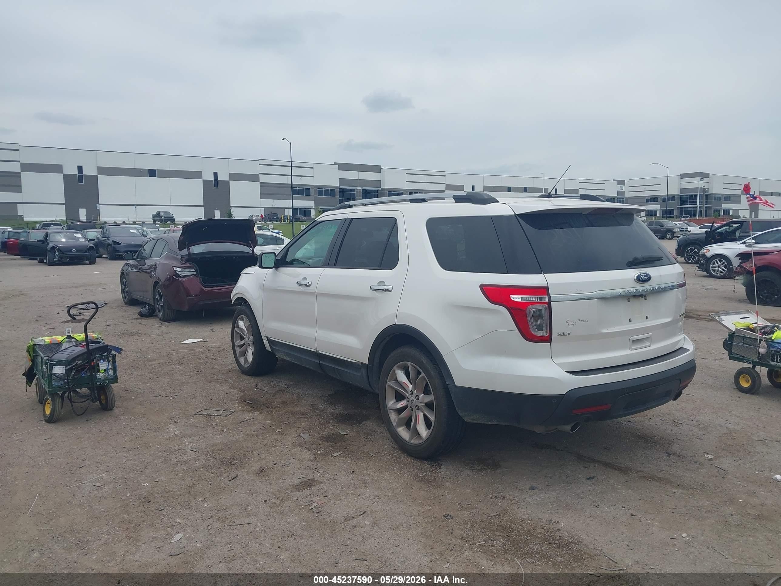 2015 Ford Explorer Xlt White vin: 1FM5K7D8XFGA71615