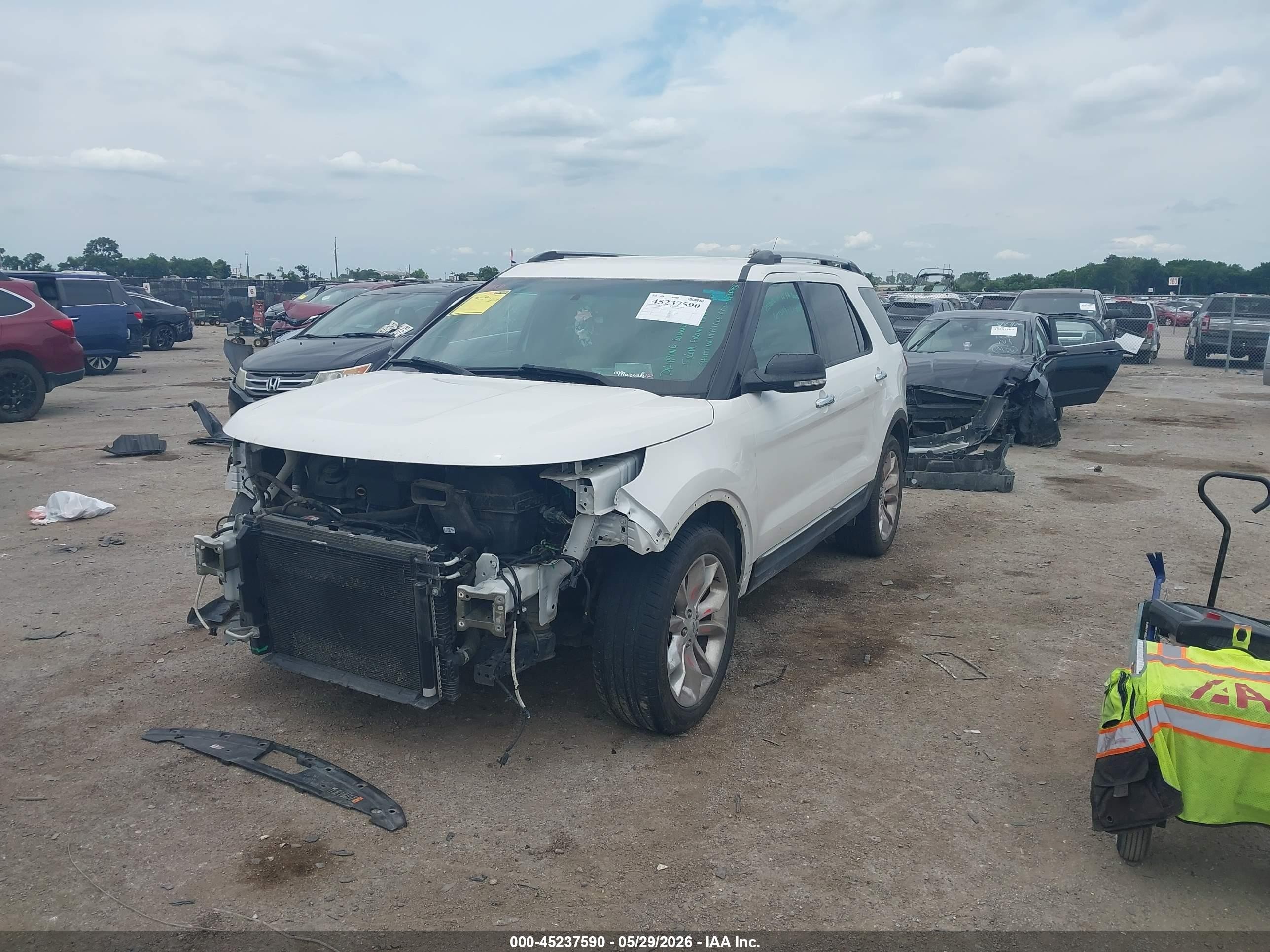 2015 Ford Explorer Xlt White vin: 1FM5K7D8XFGA71615