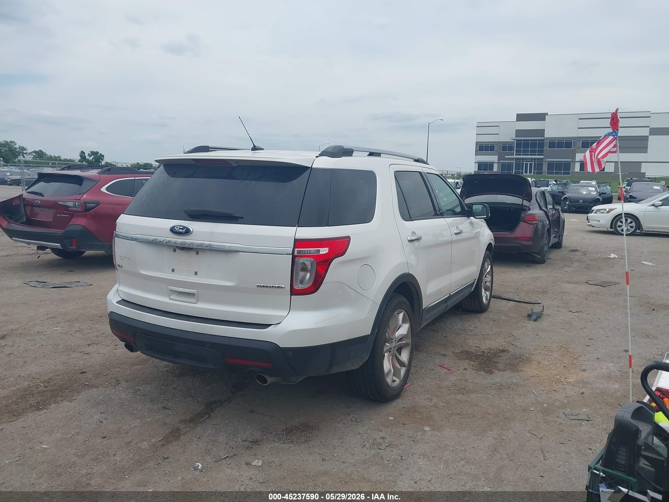 2015 Ford Explorer Xlt White vin: 1FM5K7D8XFGA71615