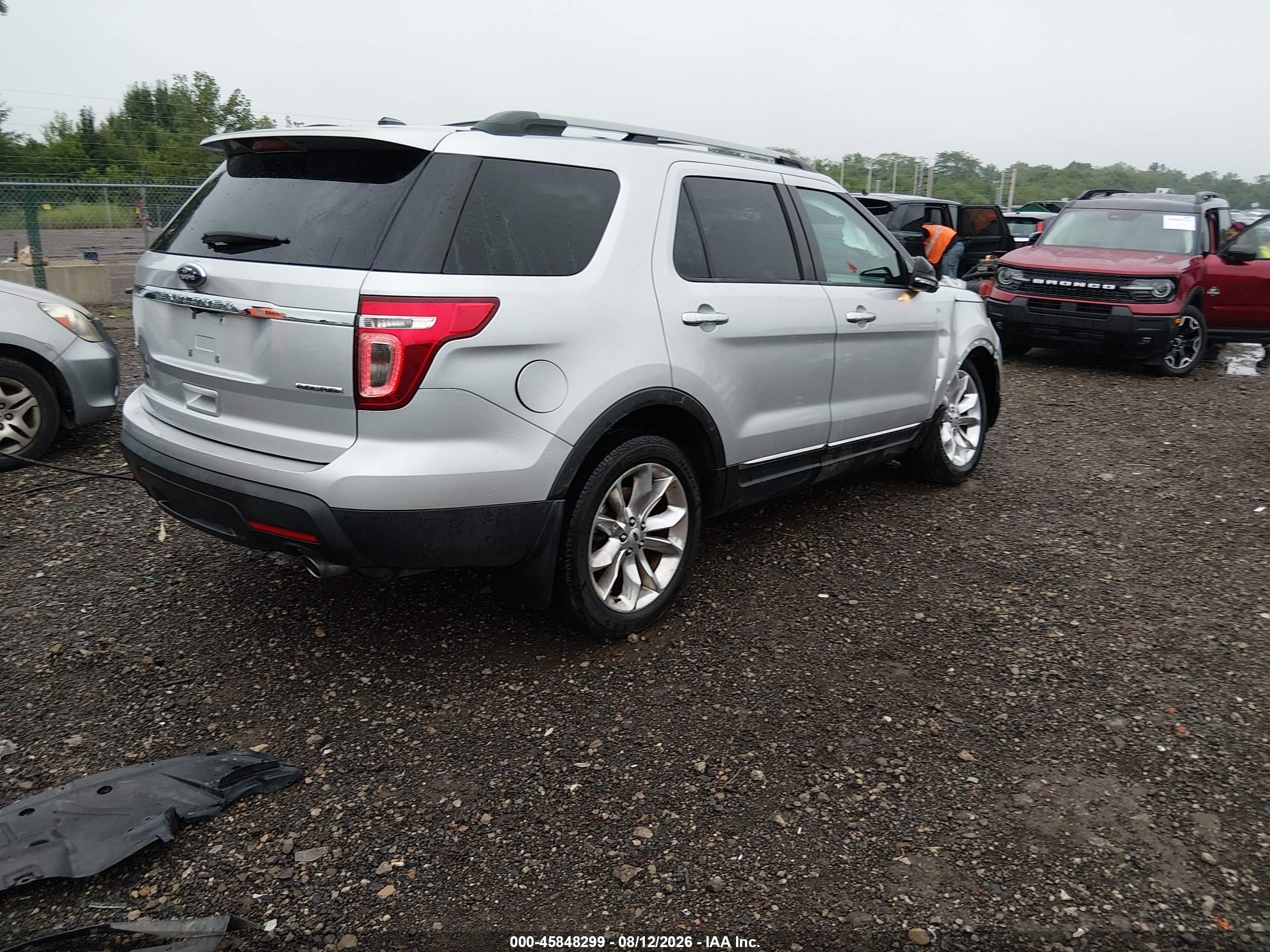 2015 Ford Explorer Xlt Silver vin: 1FM5K7D8XFGB09859