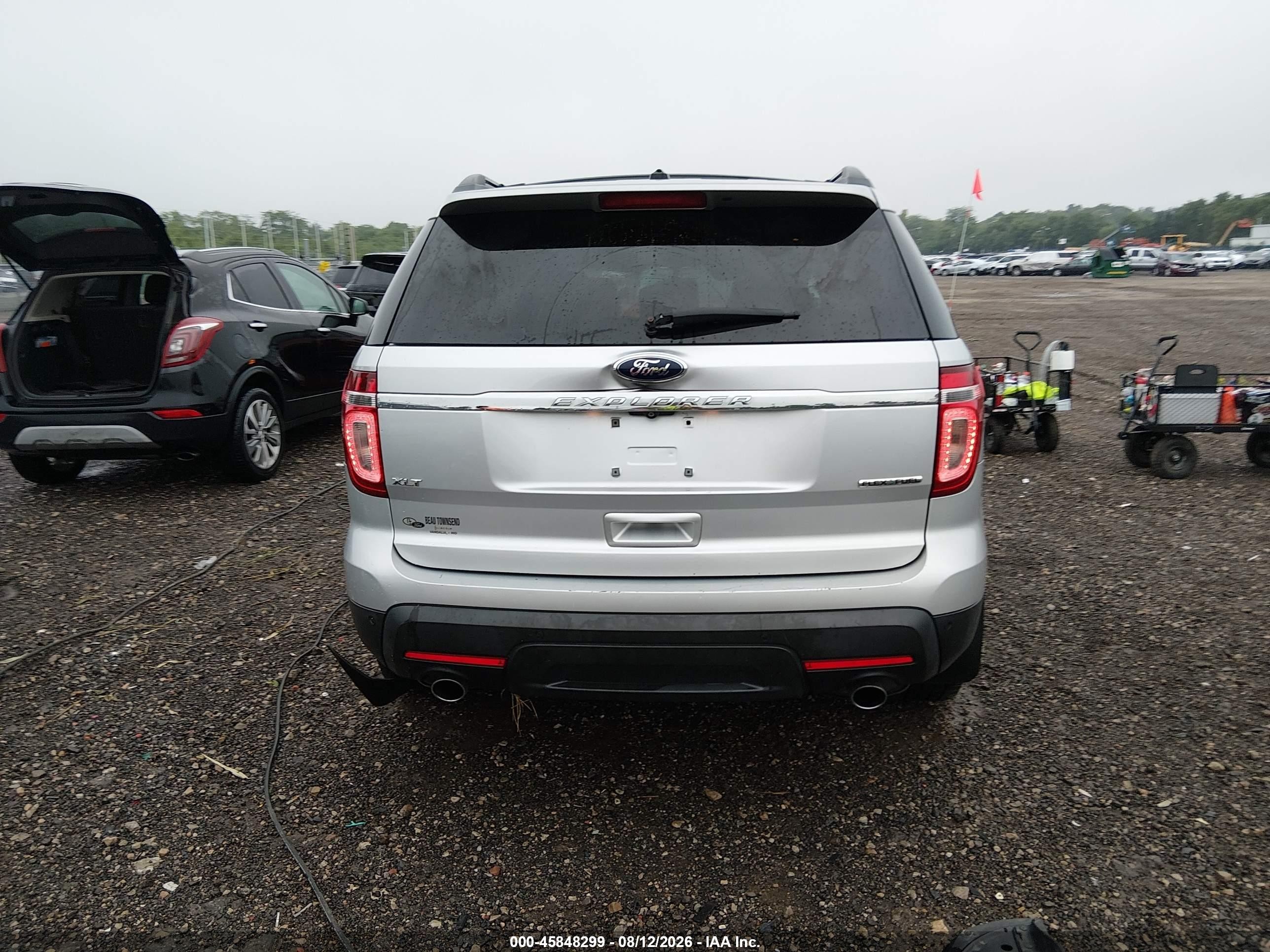 2015 Ford Explorer Xlt Silver vin: 1FM5K7D8XFGB09859