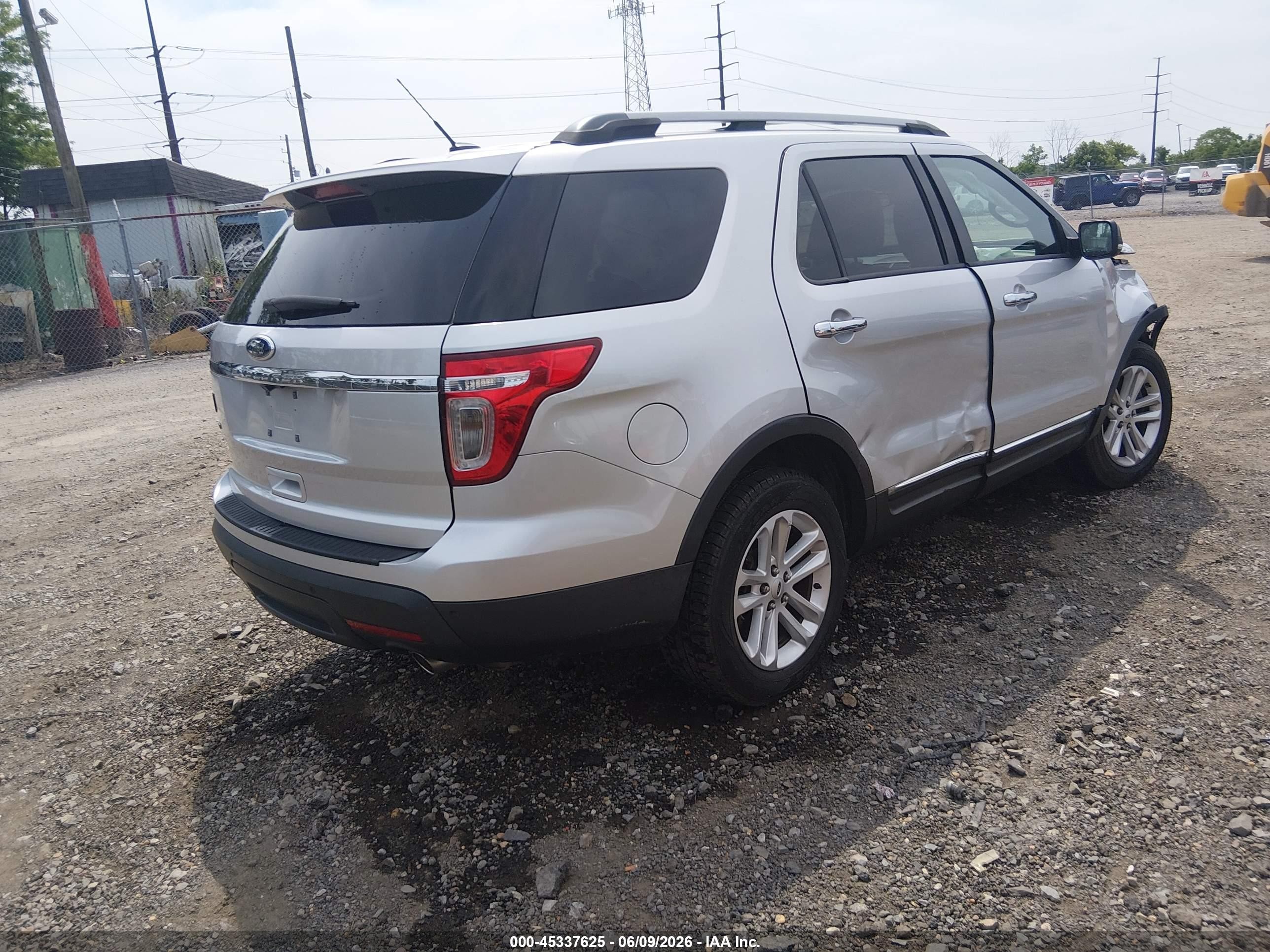 2015 Ford Explorer Xlt Silver vin: 1FM5K7D8XFGB34597