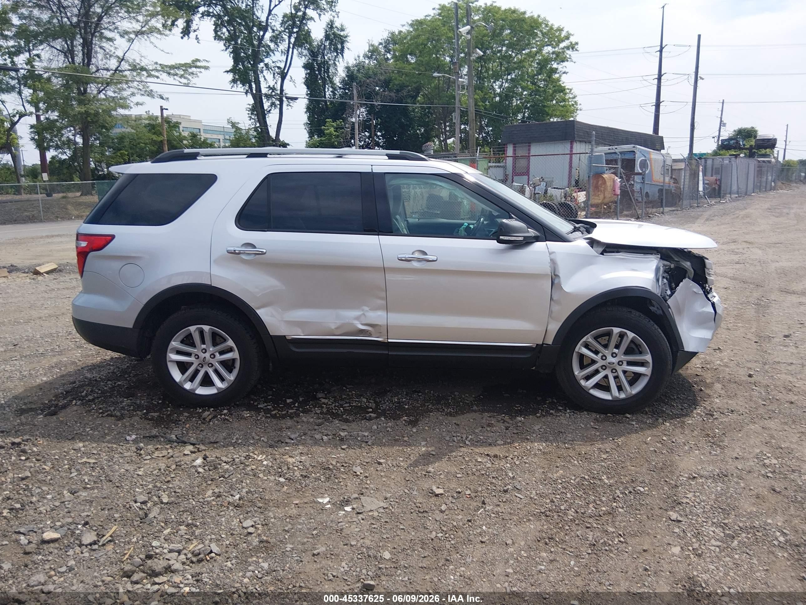 2015 Ford Explorer Xlt Silver vin: 1FM5K7D8XFGB34597