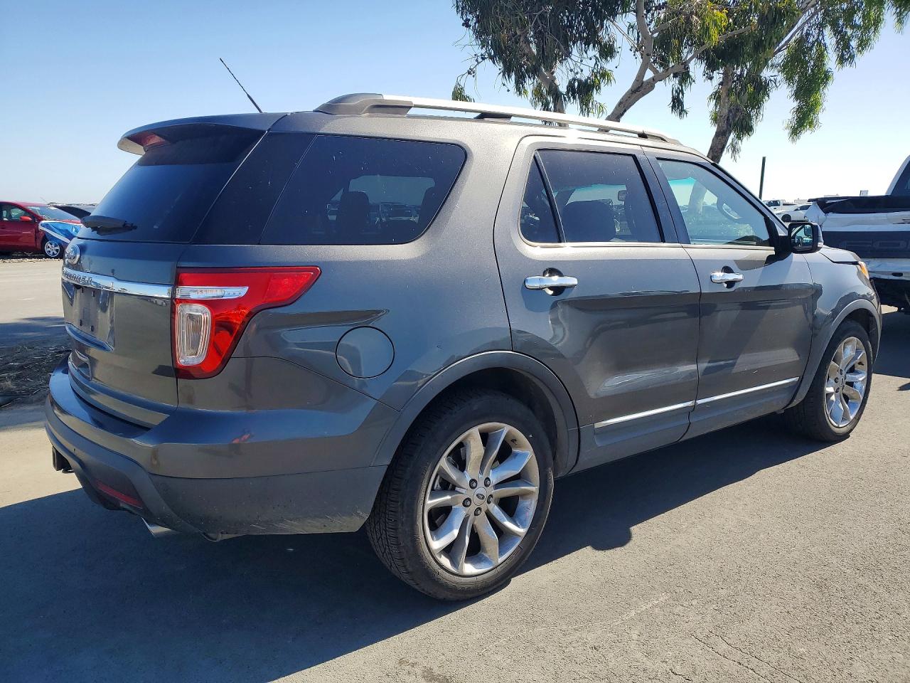 2015 Ford Explorer Xlt Угольный vin: 1FM5K7D8XFGB80978