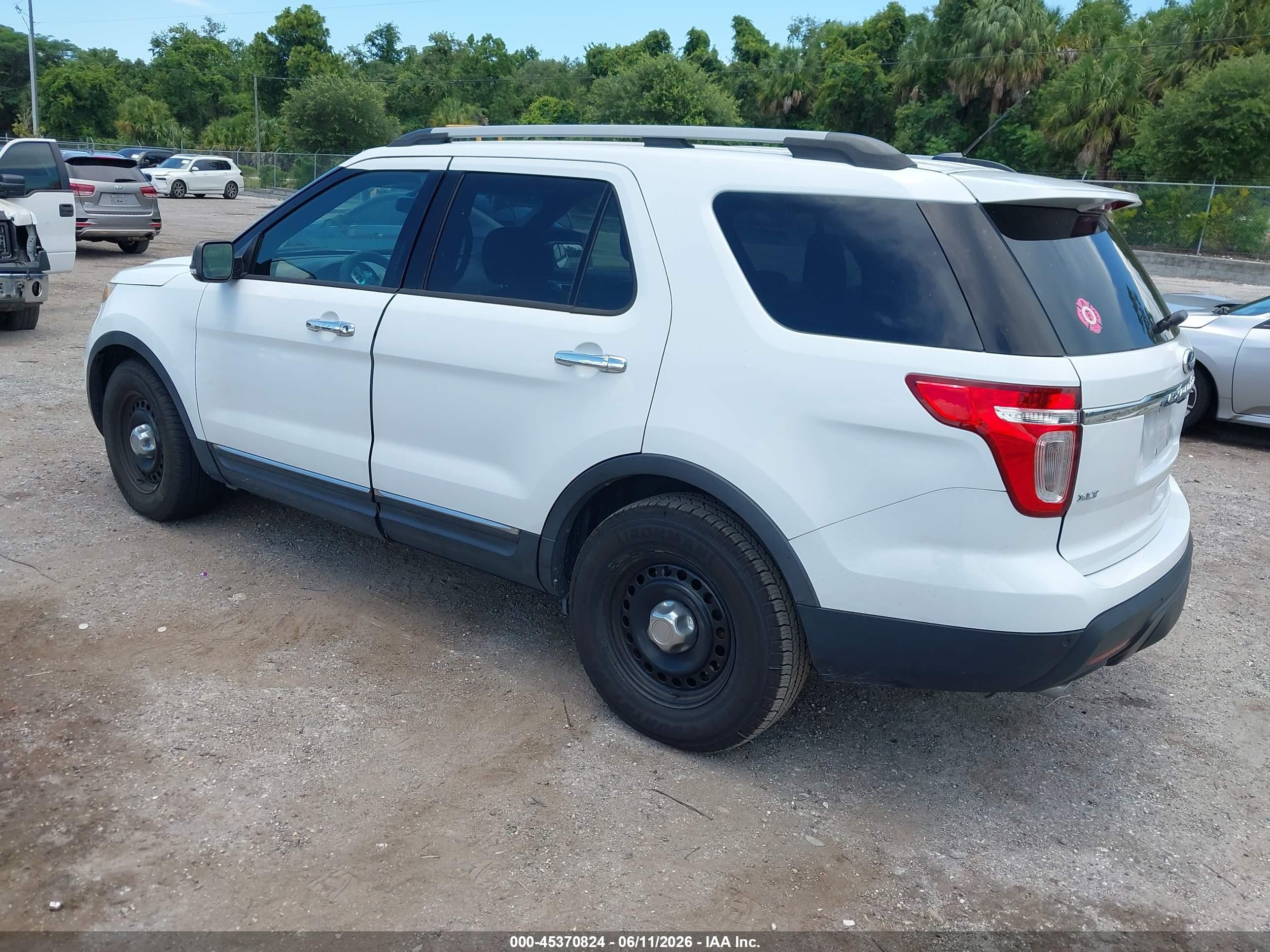 2015 Ford Explorer Xlt Белый vin: 1FM5K7D8XFGB94640