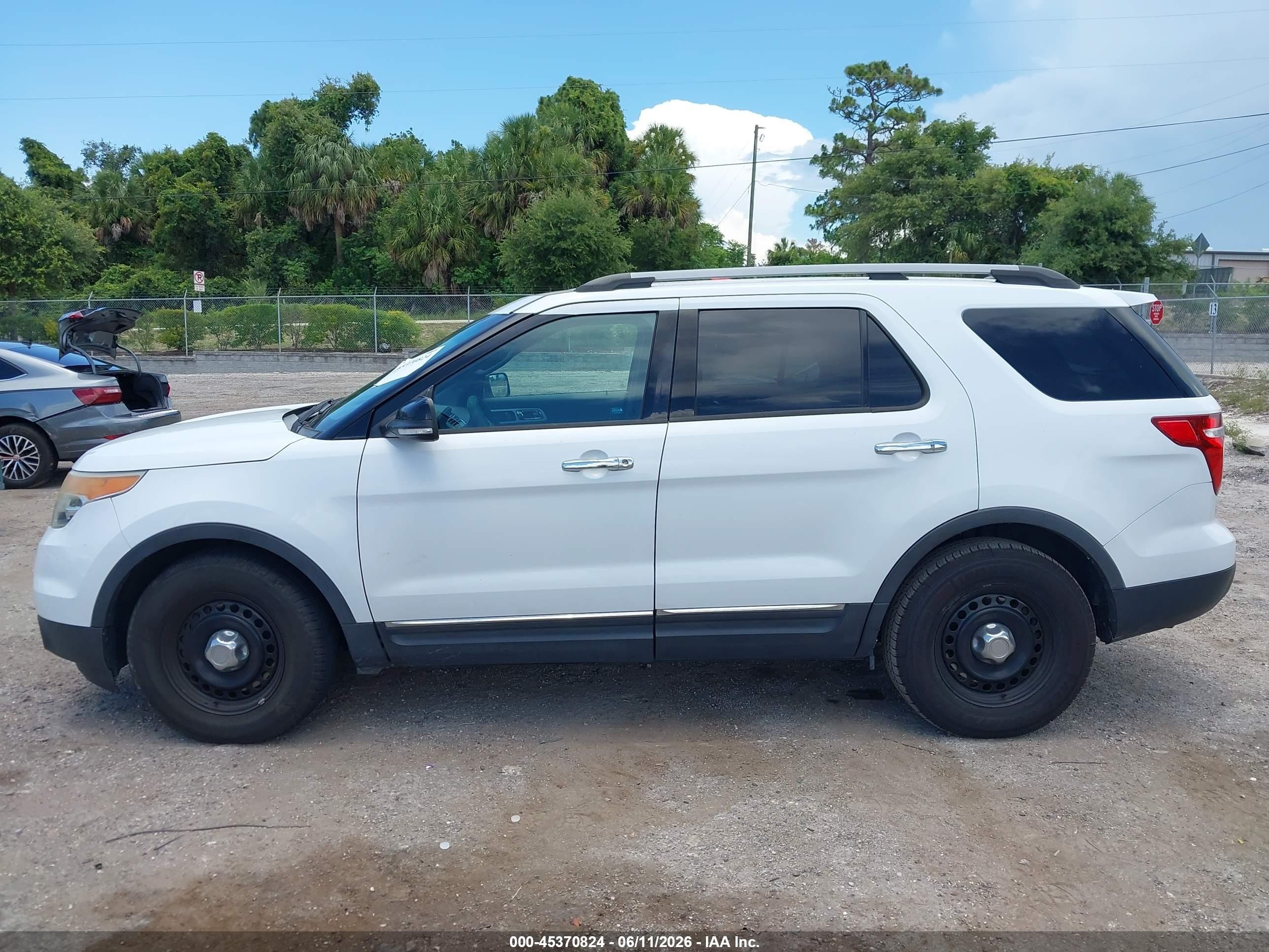 2015 Ford Explorer Xlt Белый vin: 1FM5K7D8XFGB94640