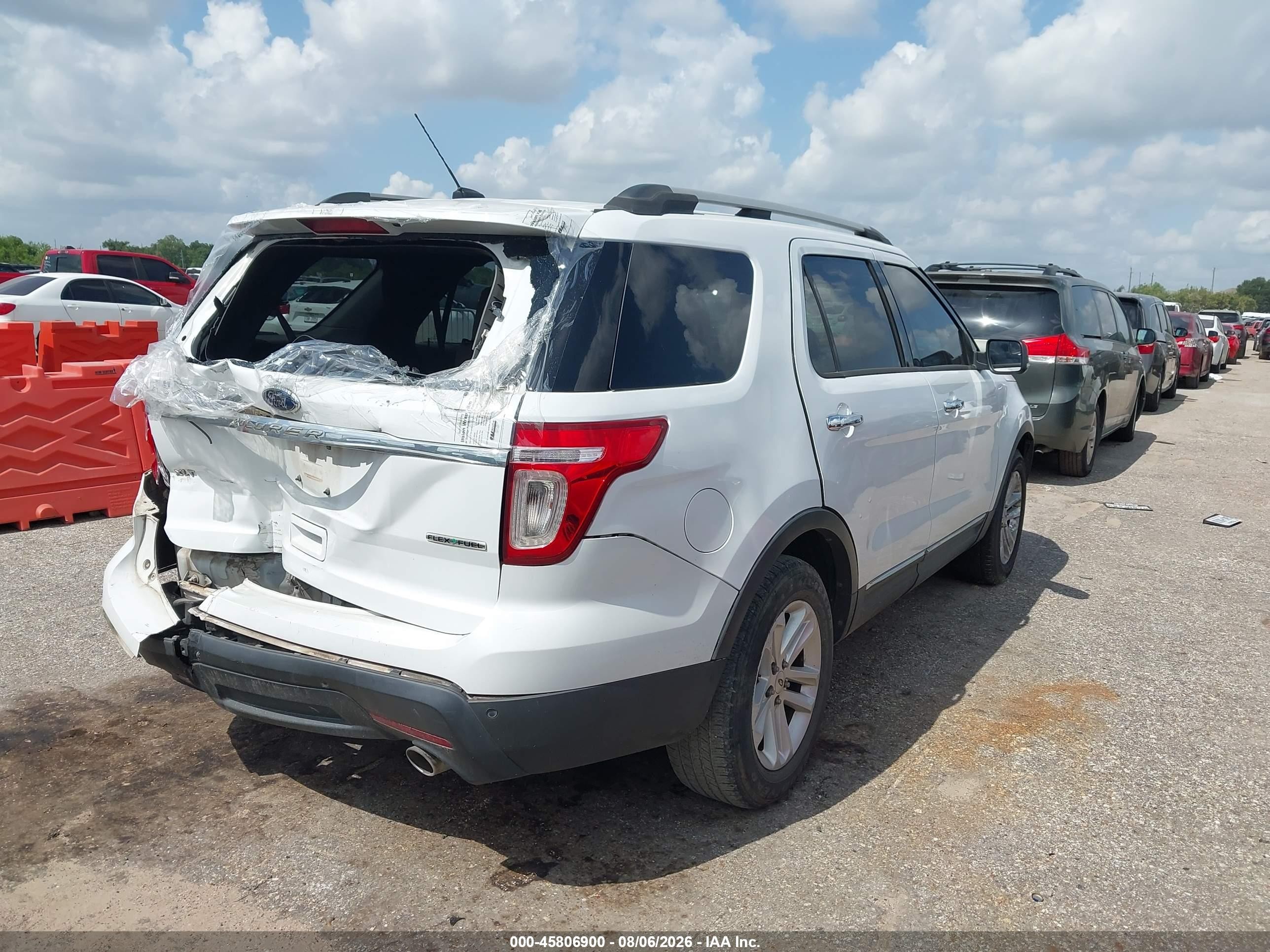 2015 Ford Explorer Xlt White vin: 1FM5K7D8XFGC02350