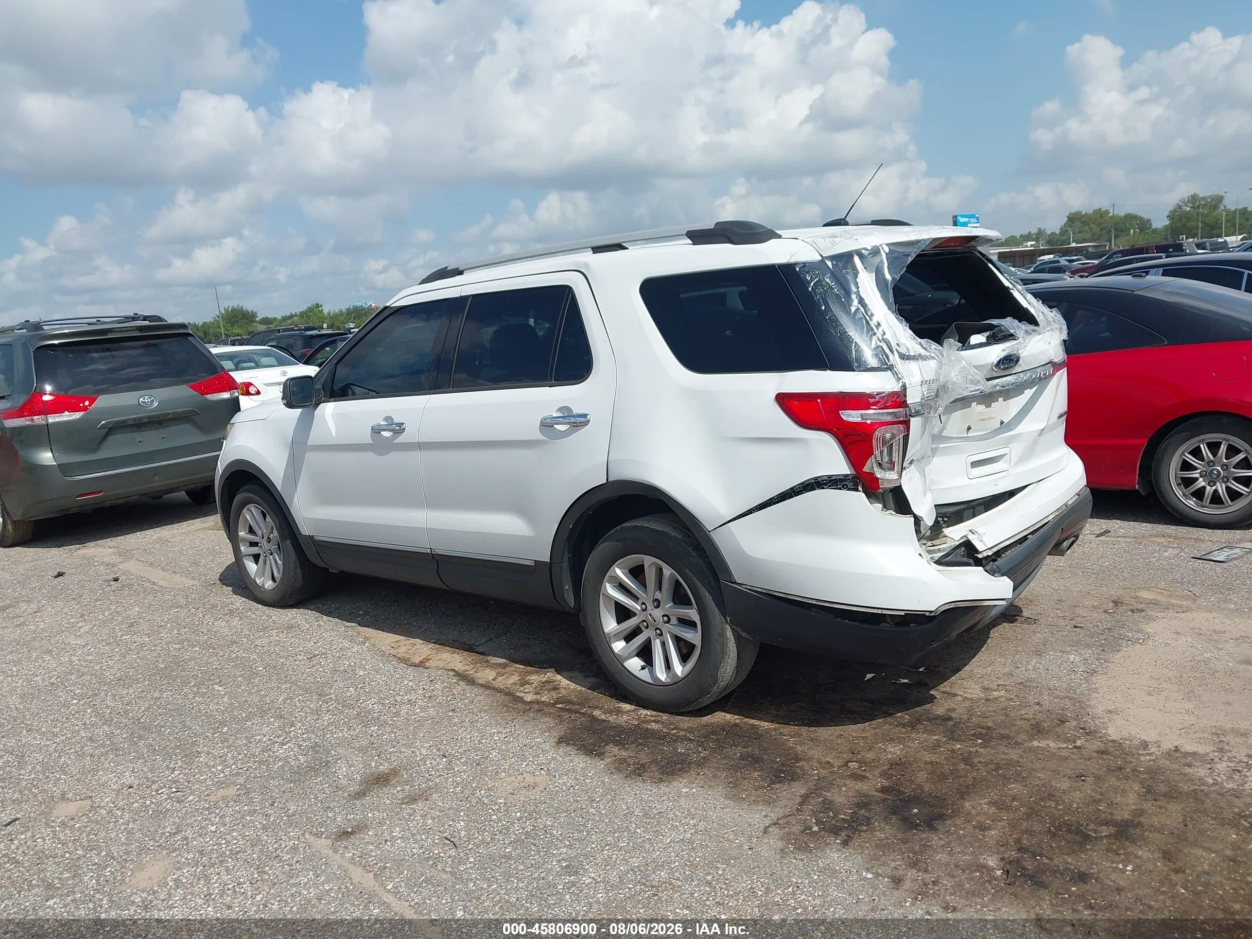 2015 Ford Explorer Xlt White vin: 1FM5K7D8XFGC02350