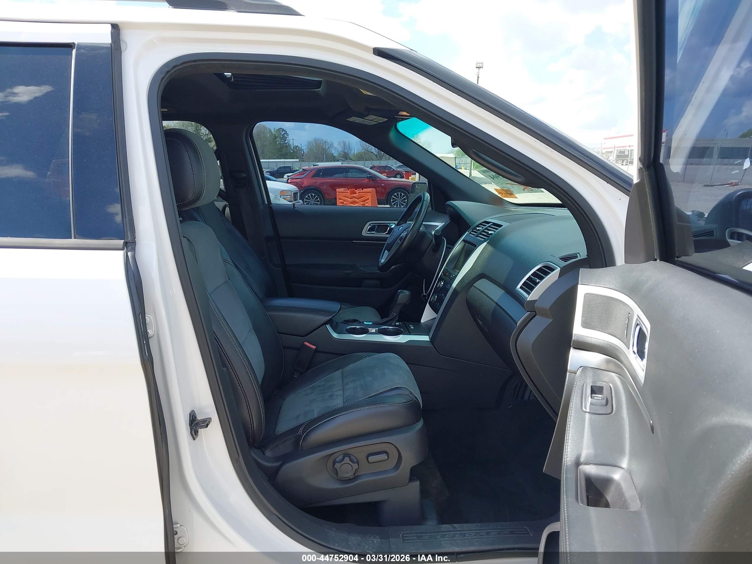 2015 Ford Explorer Xlt White vin: 1FM5K7D8XFGC45392