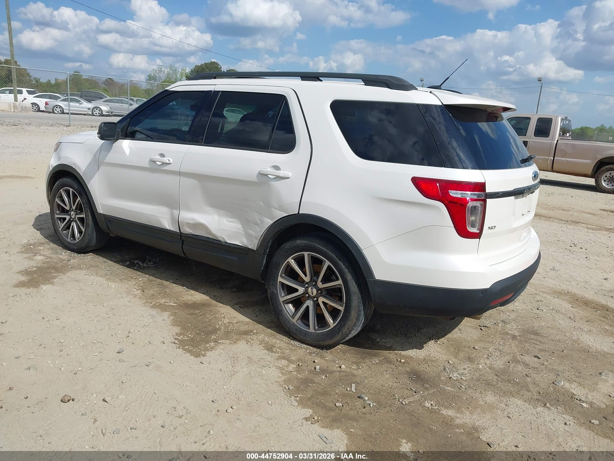 2015 Ford Explorer Xlt White vin: 1FM5K7D8XFGC45392