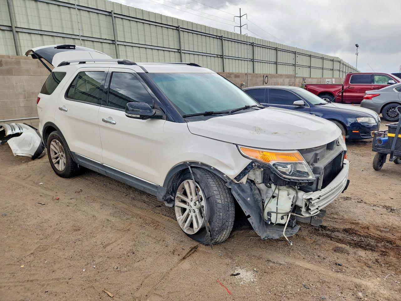 2015 Ford Explorer Xlt White vin: 1FM5K7D8XFGC49846