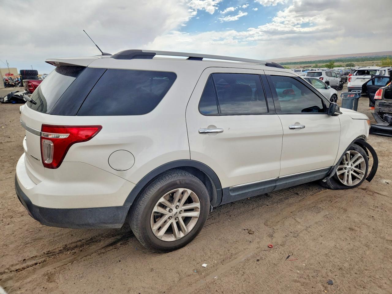 2015 Ford Explorer Xlt White vin: 1FM5K7D8XFGC49846