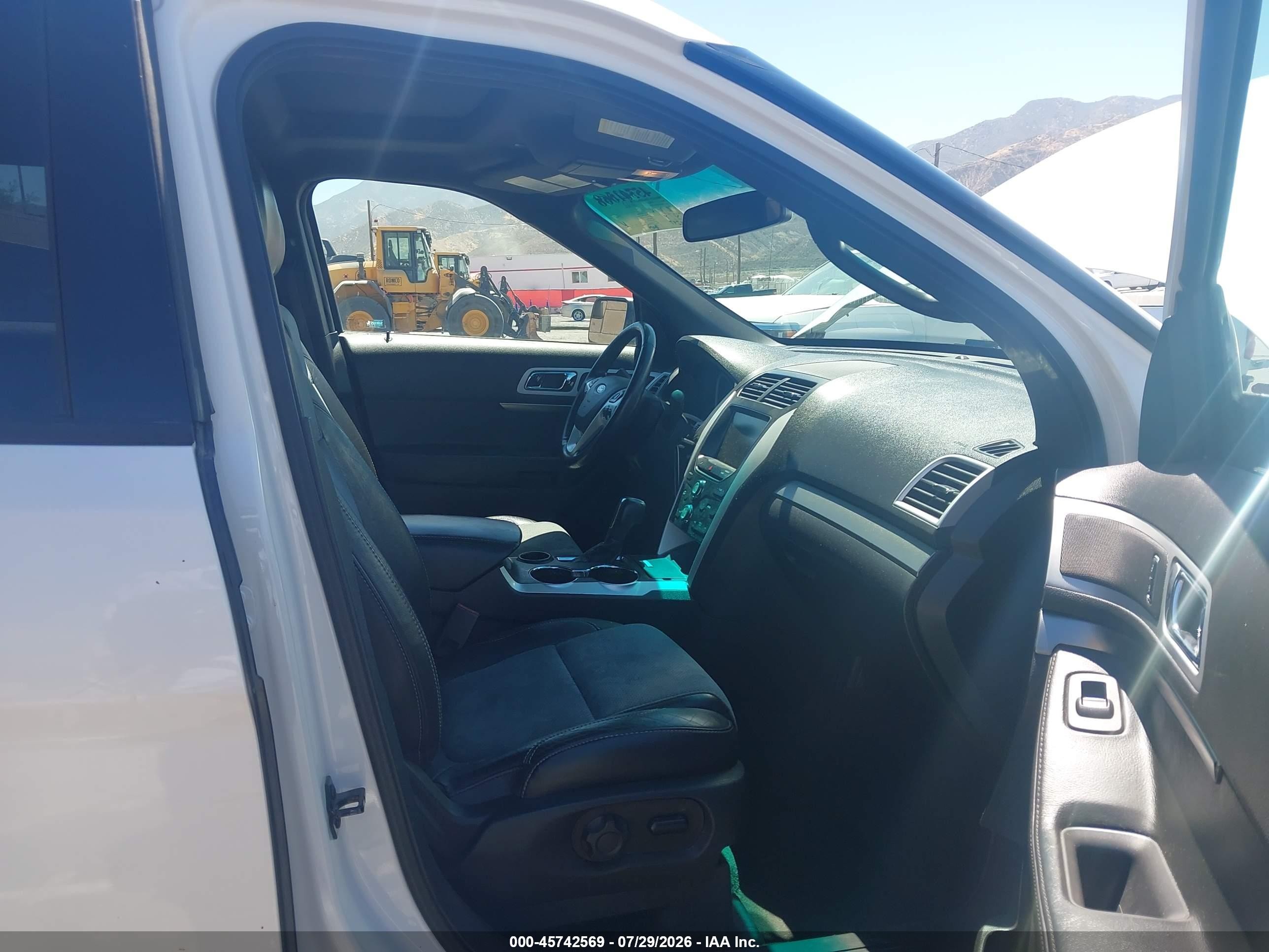 2015 Ford Explorer Xlt Белый vin: 1FM5K7D8XFGC64752