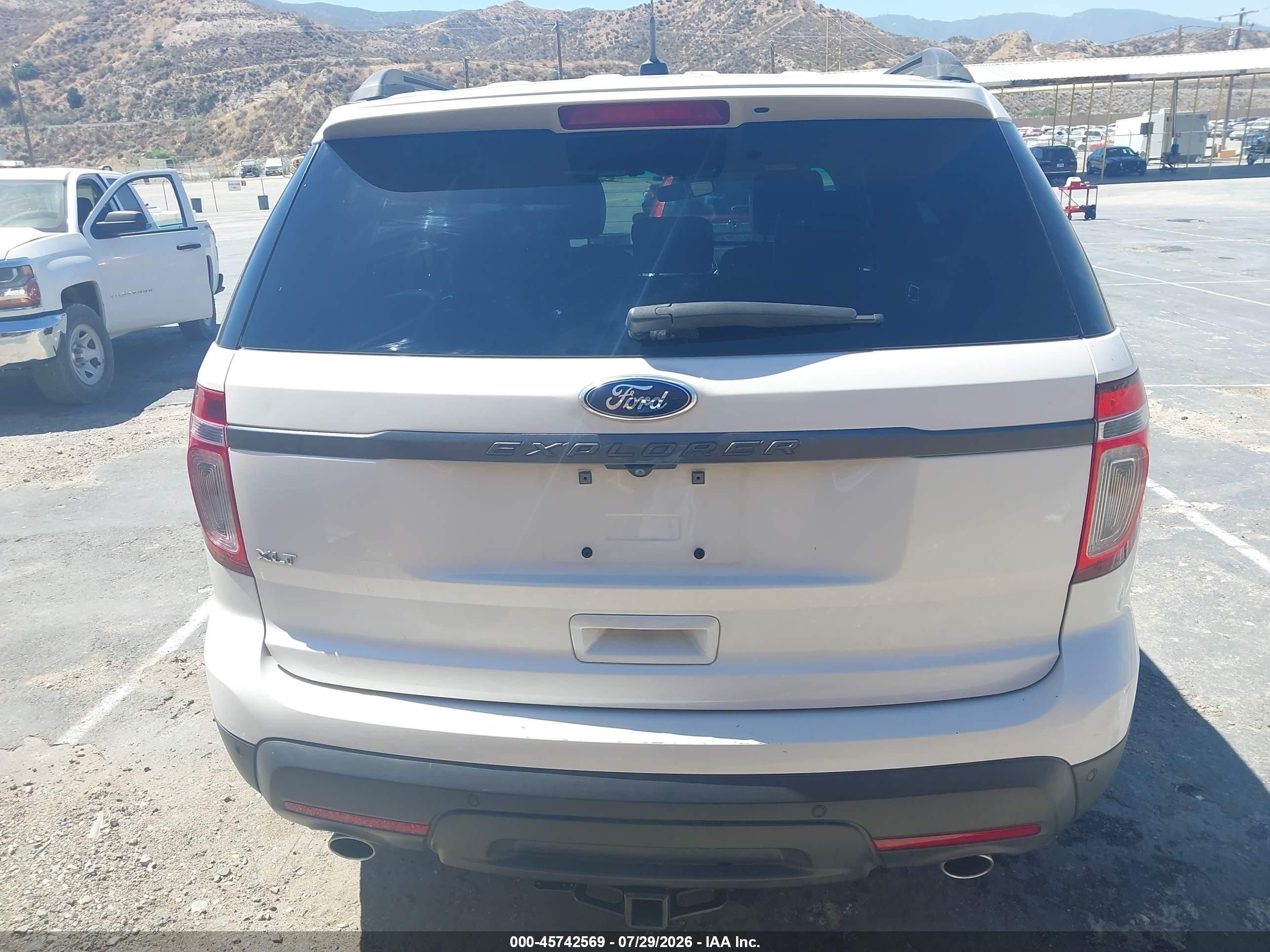 2015 Ford Explorer Xlt Белый vin: 1FM5K7D8XFGC64752