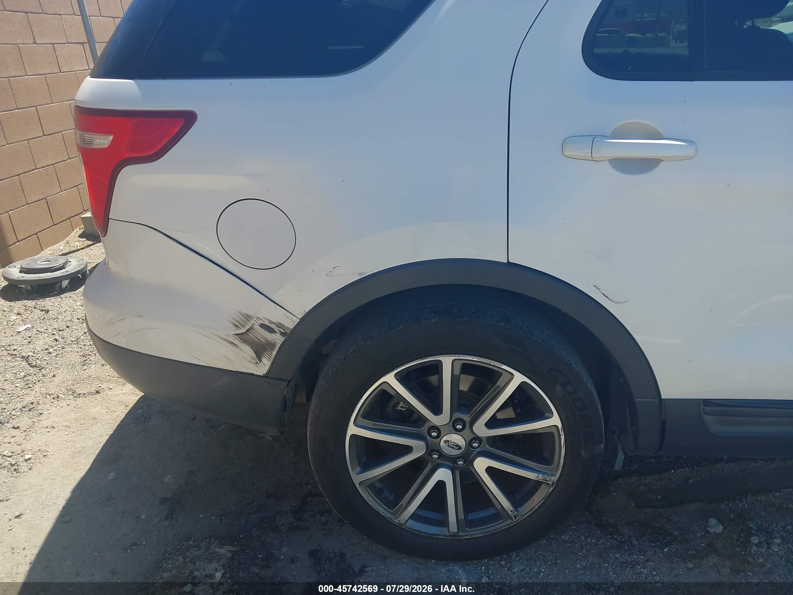 2015 Ford Explorer Xlt Белый vin: 1FM5K7D8XFGC64752