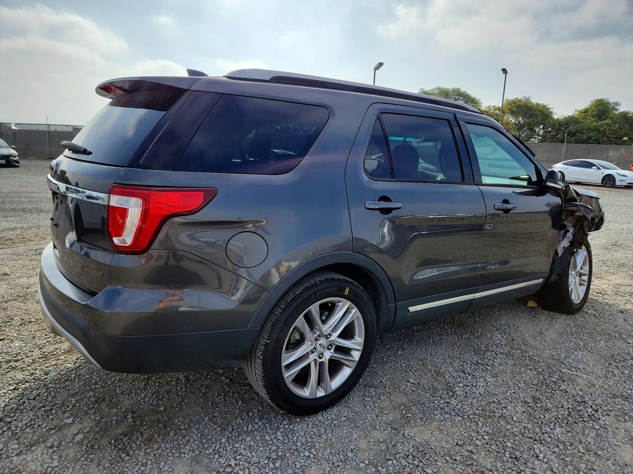 2016 Ford Explorer Xlt Gray vin: 1FM5K7D8XGGA13313