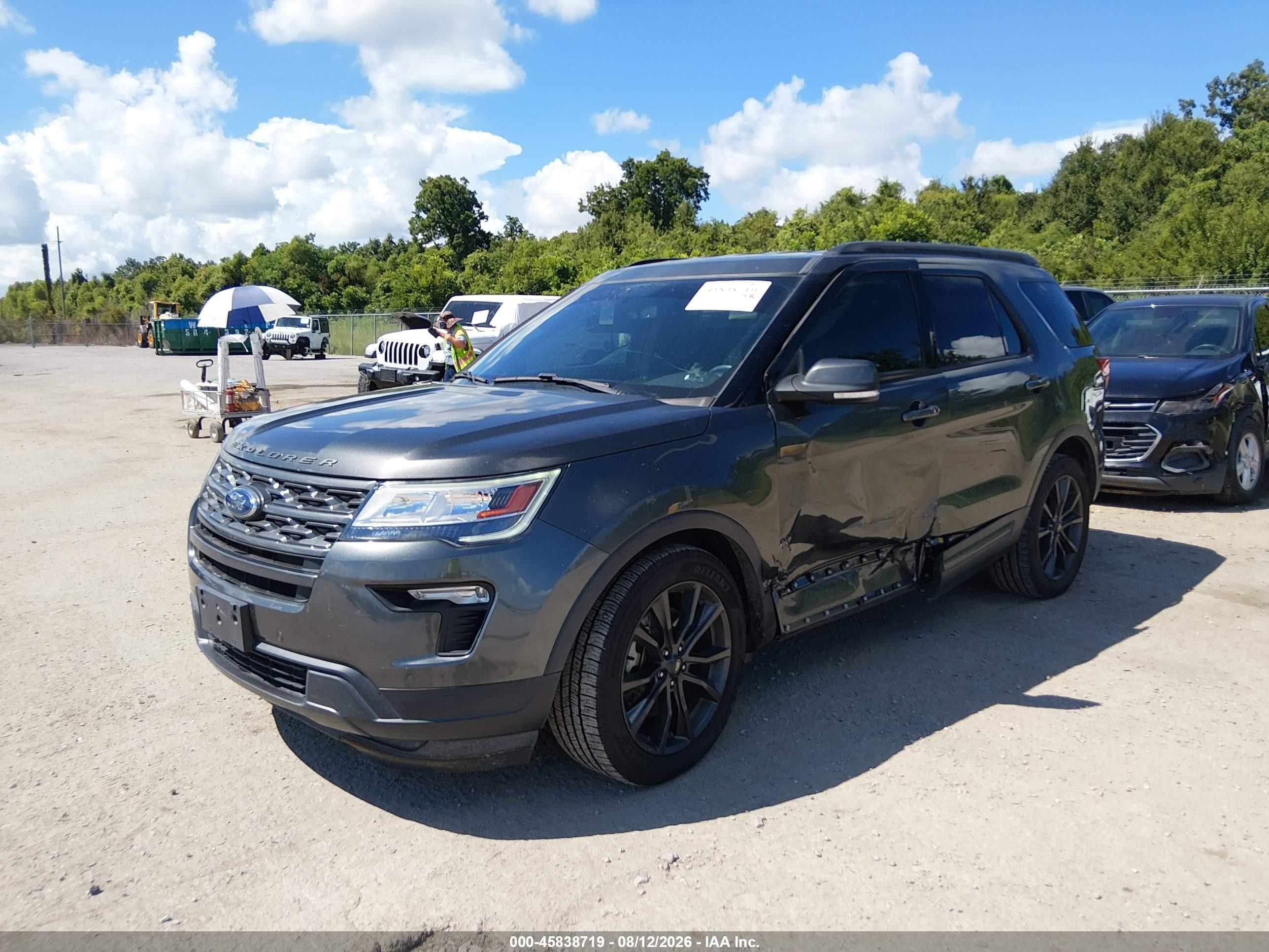 2019 Ford Explorer Xlt Серый vin: 1FM5K7D8XKGA83998