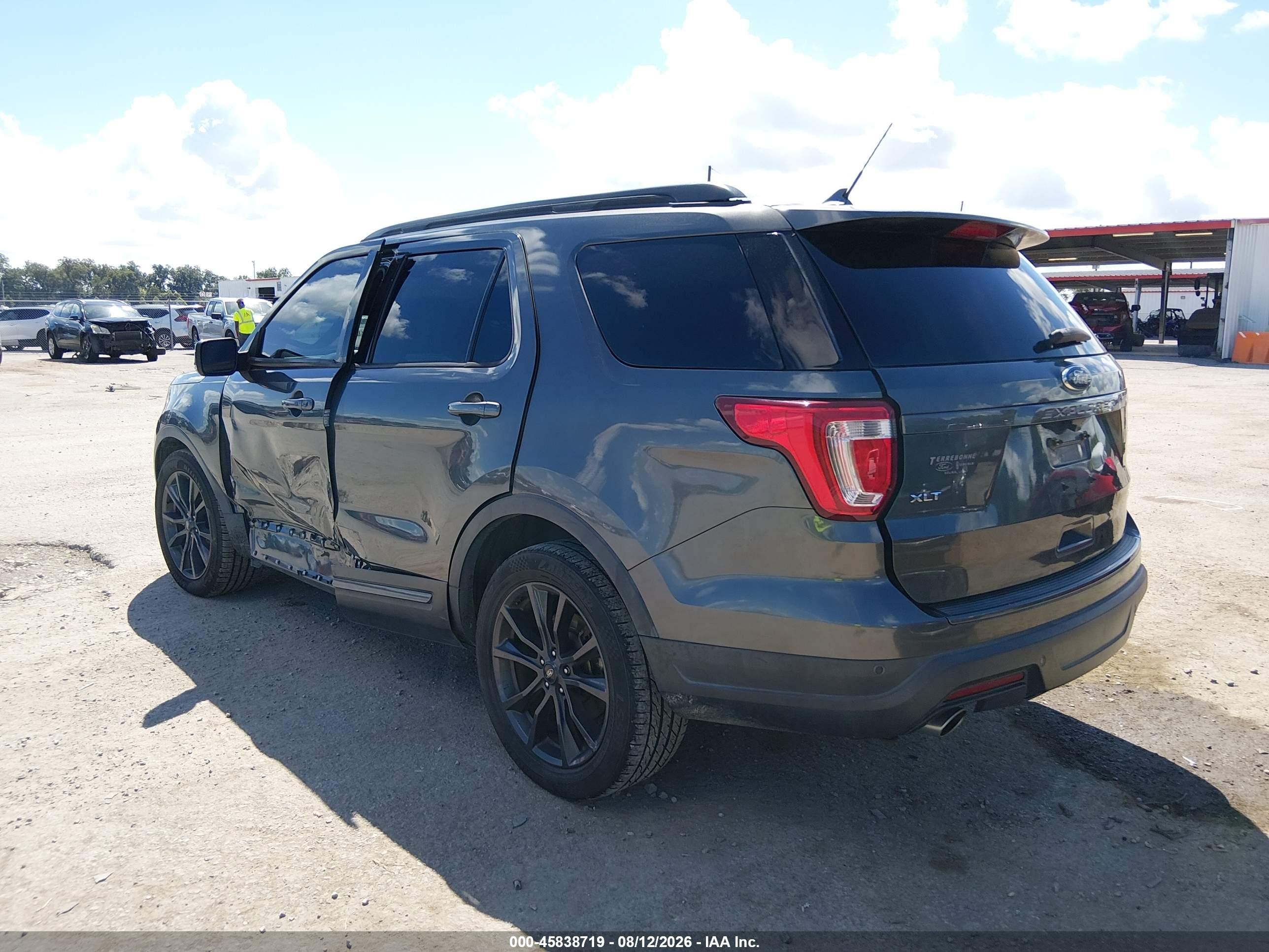 2019 Ford Explorer Xlt Серый vin: 1FM5K7D8XKGA83998