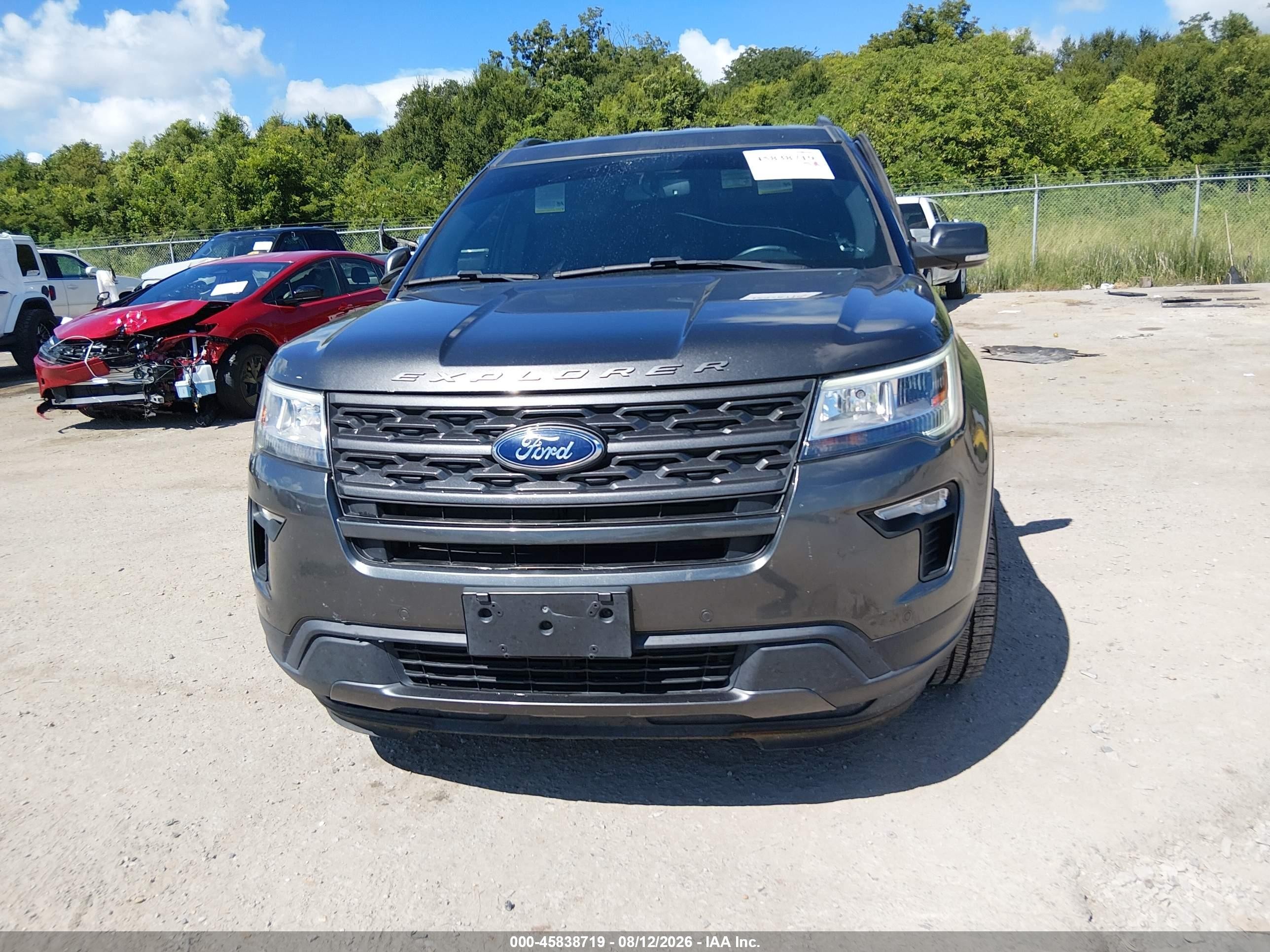 2019 Ford Explorer Xlt Серый vin: 1FM5K7D8XKGA83998