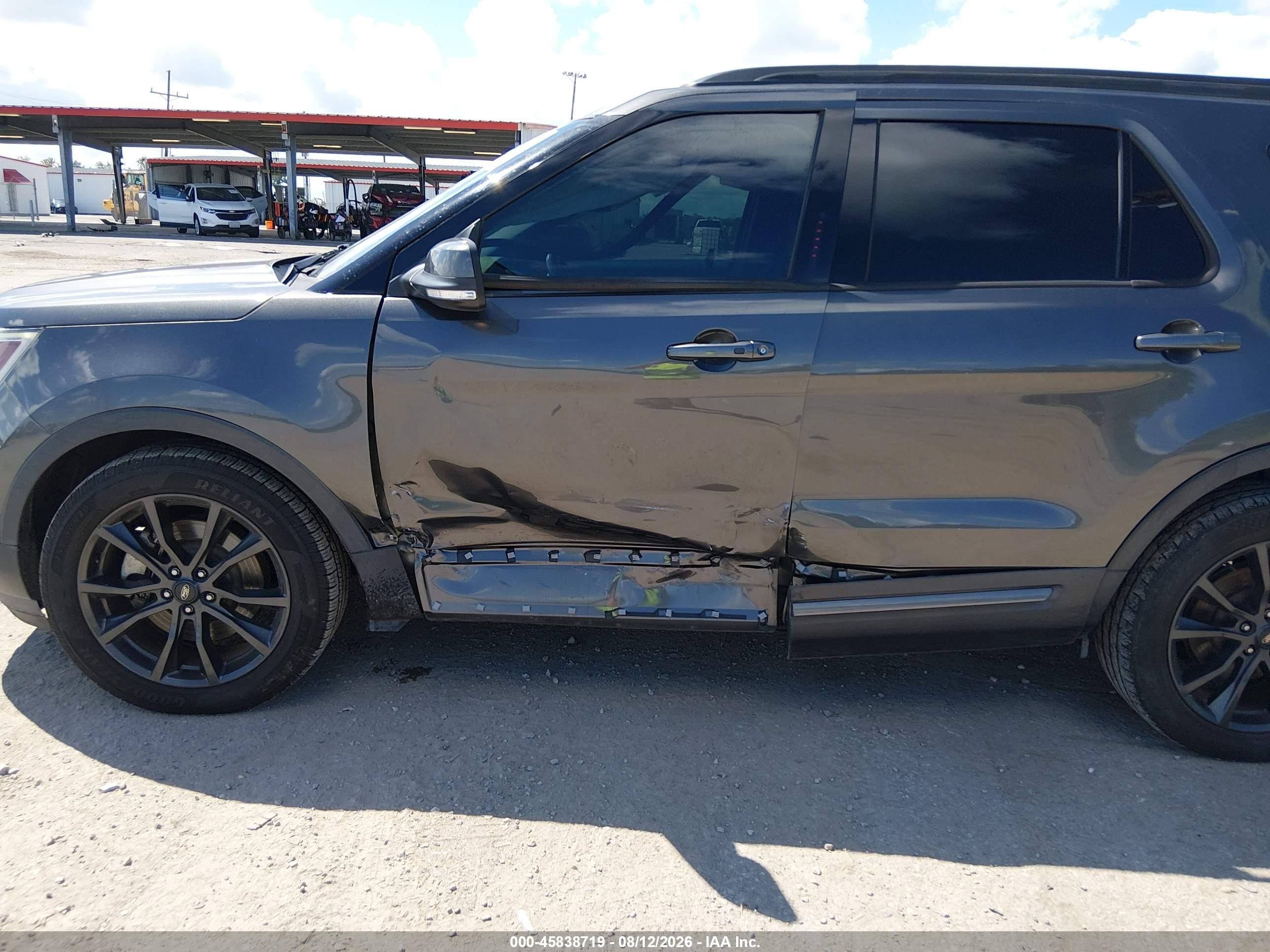 2019 Ford Explorer Xlt Серый vin: 1FM5K7D8XKGA83998