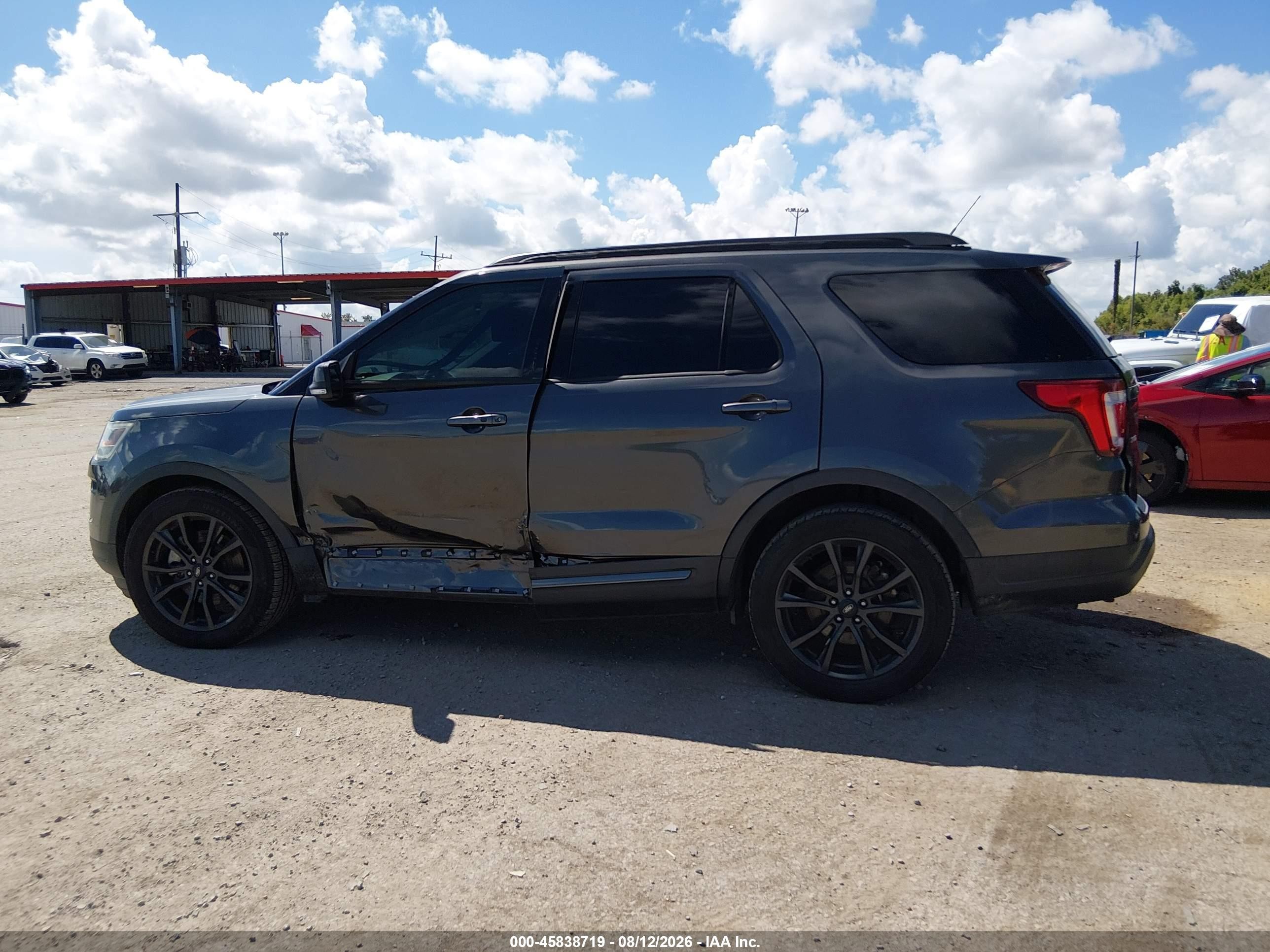 2019 Ford Explorer Xlt Серый vin: 1FM5K7D8XKGA83998