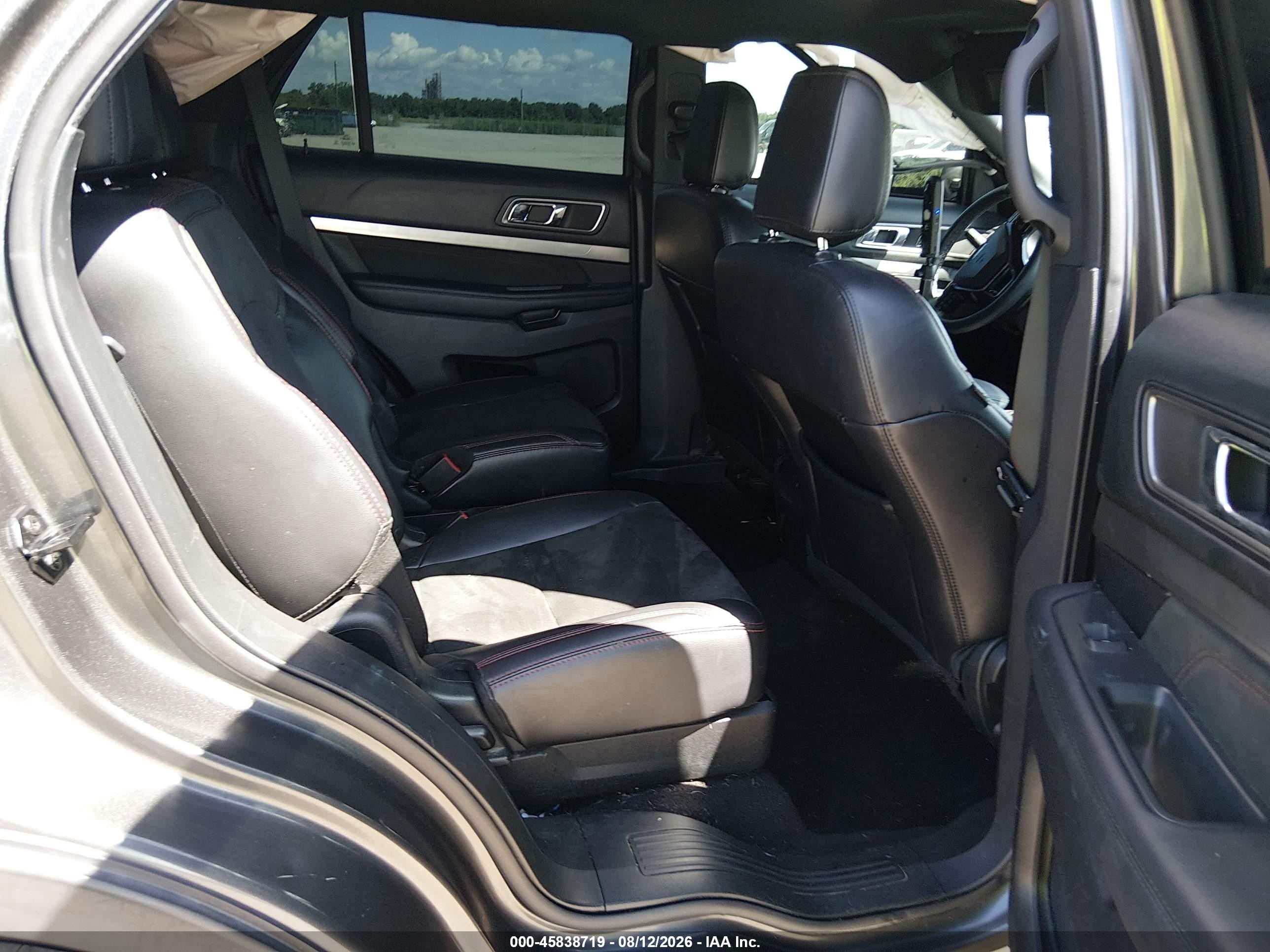 2019 Ford Explorer Xlt Серый vin: 1FM5K7D8XKGA83998