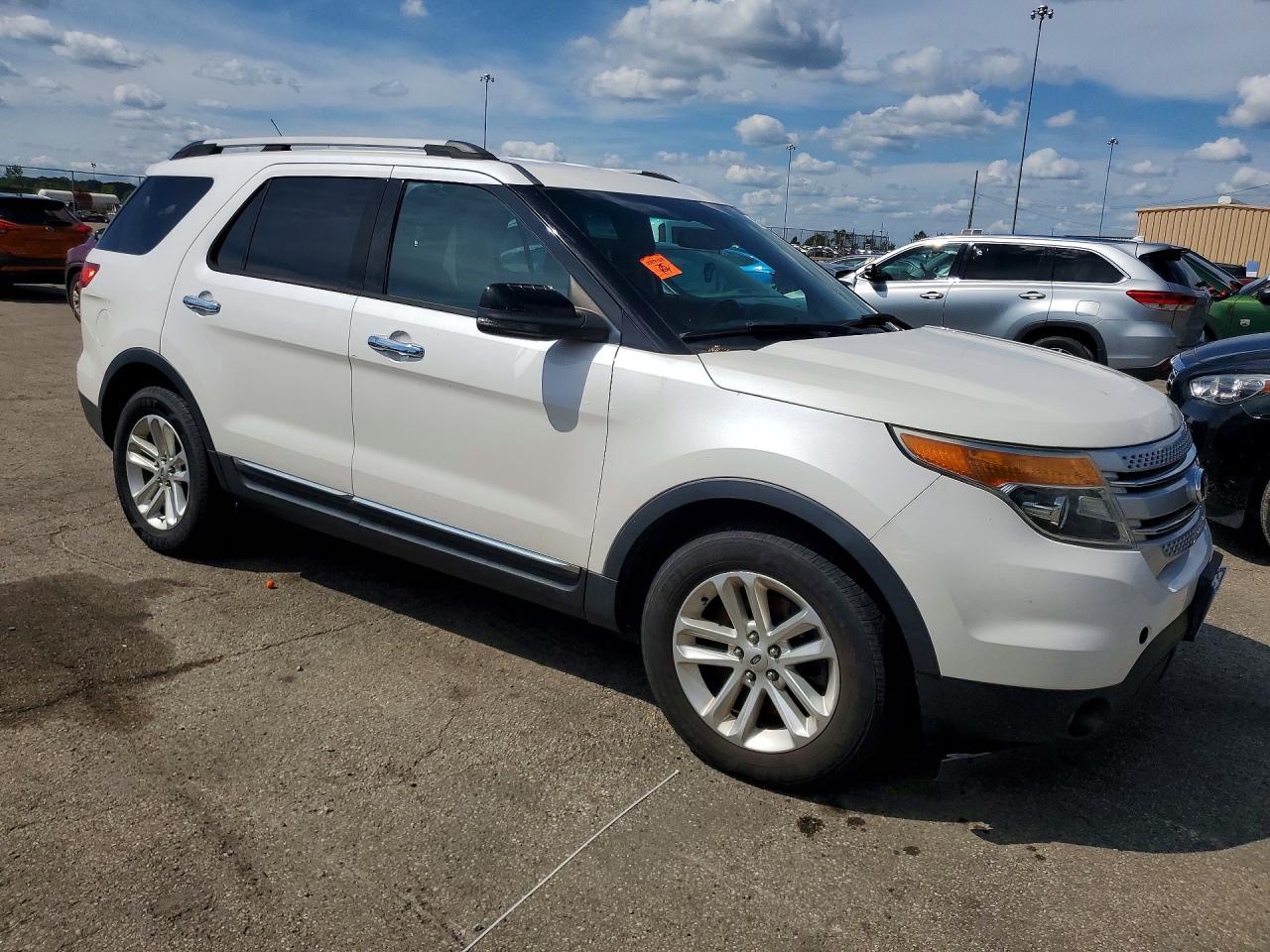 2013 Ford Explorer Xlt White vin: 1FM5K7D92DGB60388