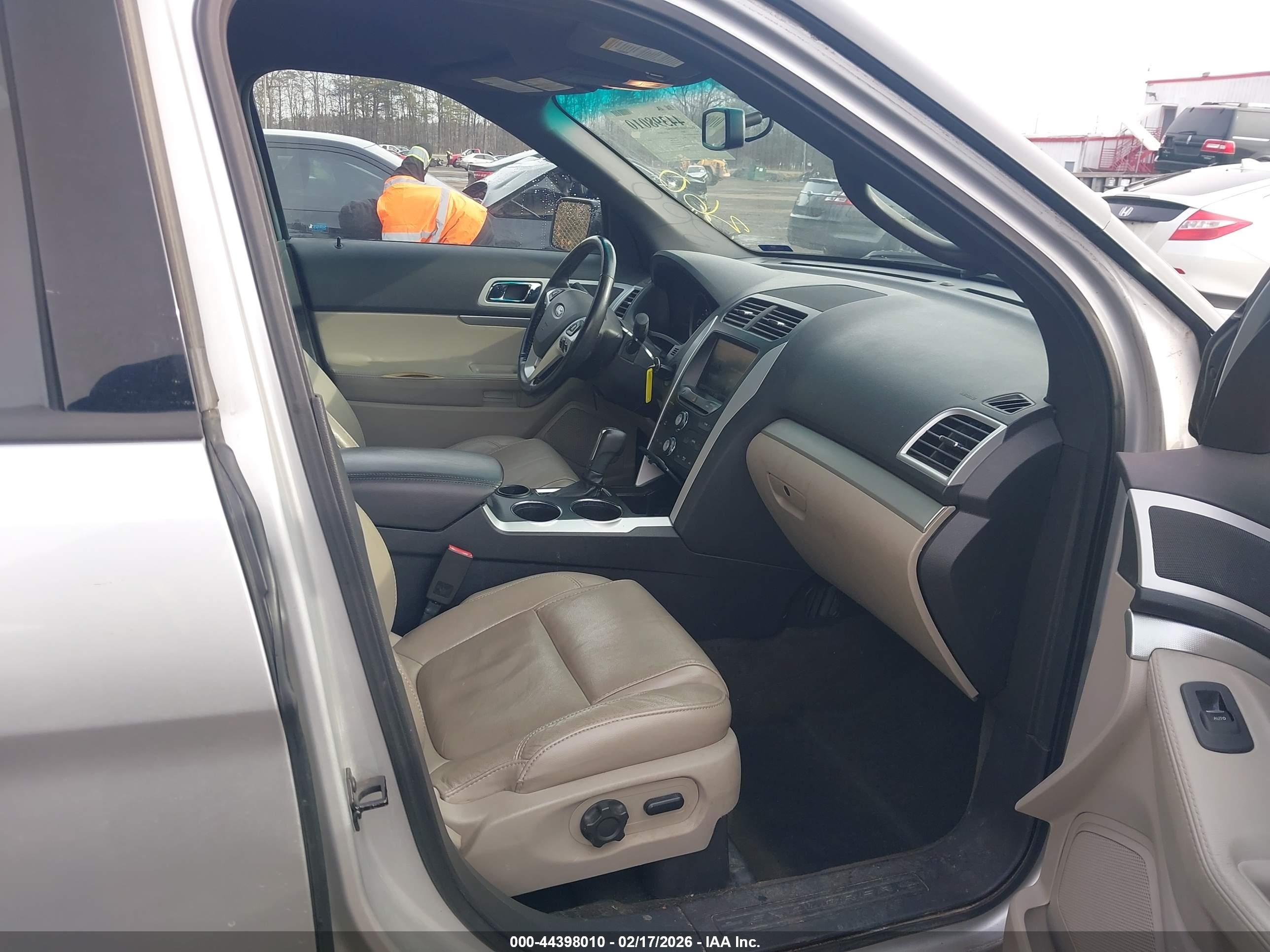 2013 Ford Explorer Xlt Silver vin: 1FM5K7D92DGC90364